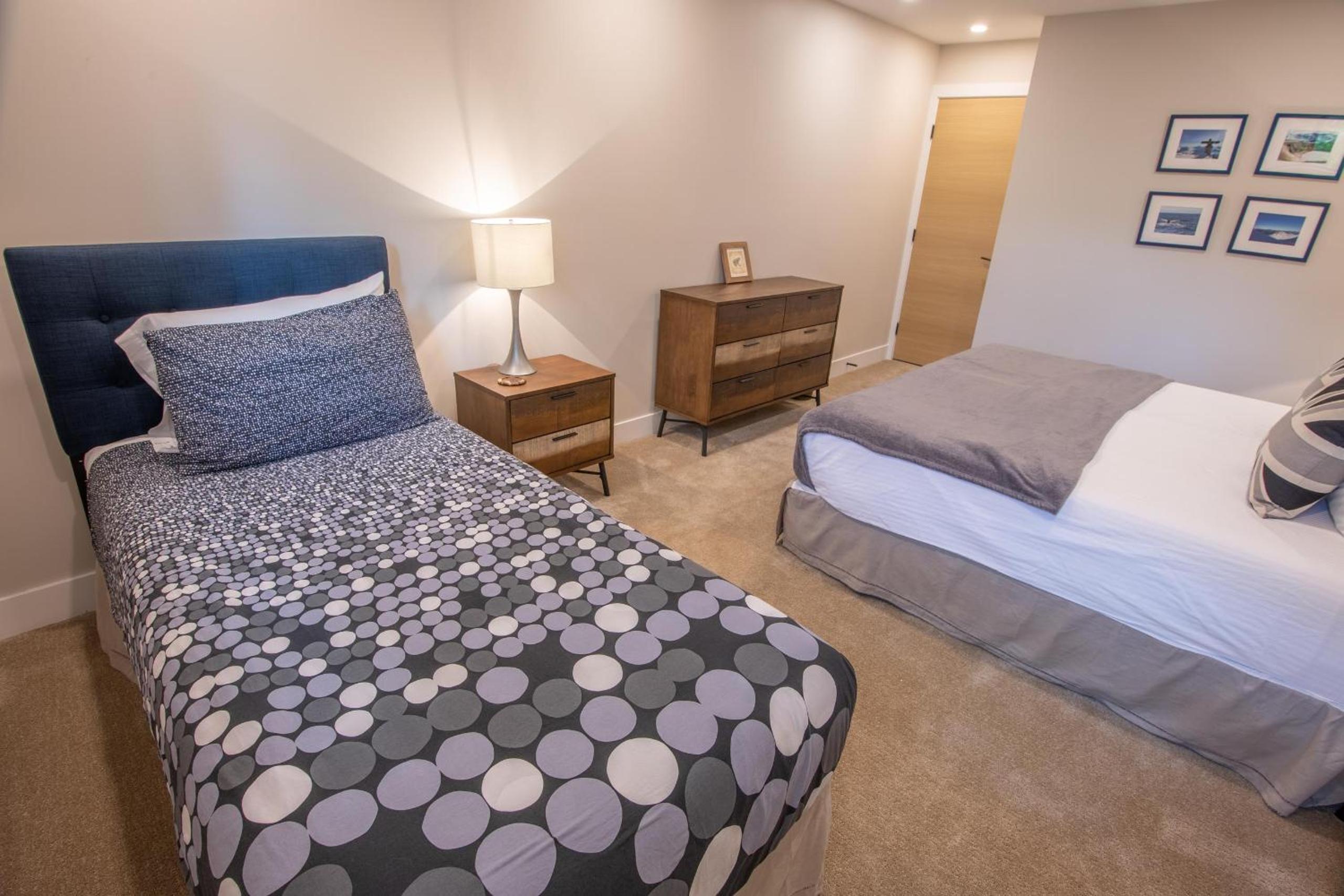 Pinnacle Ridge 36 - Ski In Ski Out, Newly Renovated, Private Hot Tub, Wood Fireplace