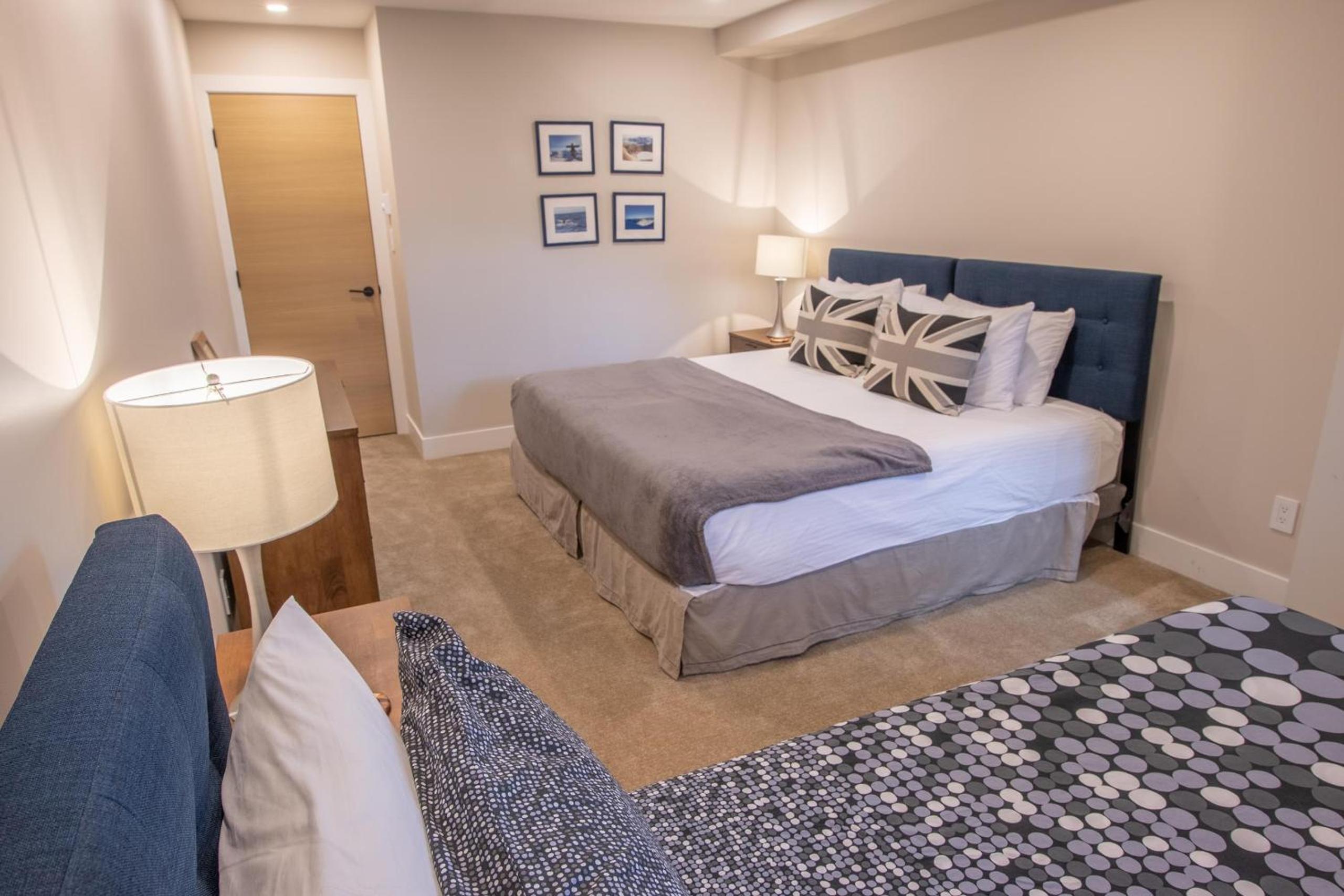 Pinnacle Ridge 36 - Ski In Ski Out, Newly Renovated, Private Hot Tub, Wood Fireplace