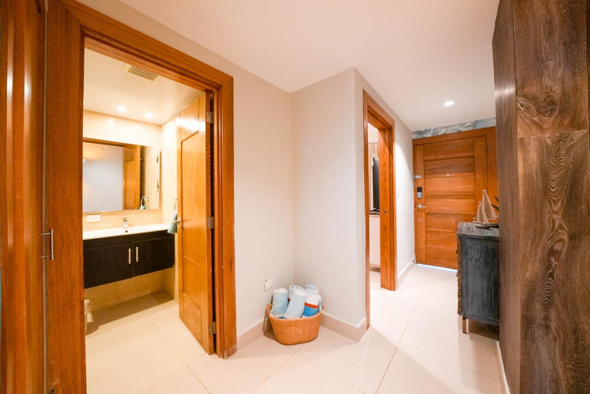 Escape To Paradise Beachfront 2br beach view 4