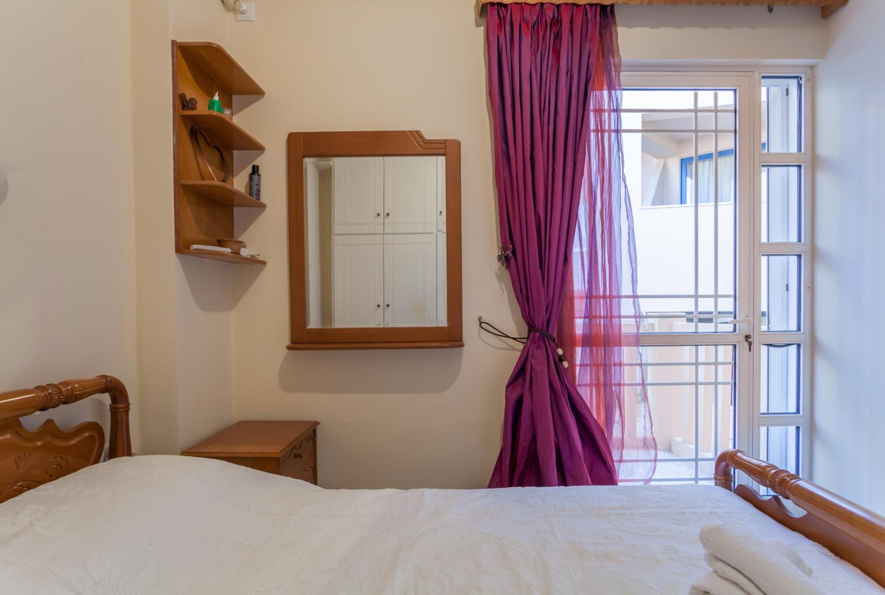 CHRISTINE SEASIDE APARTMENTS IN CHANIA view 4