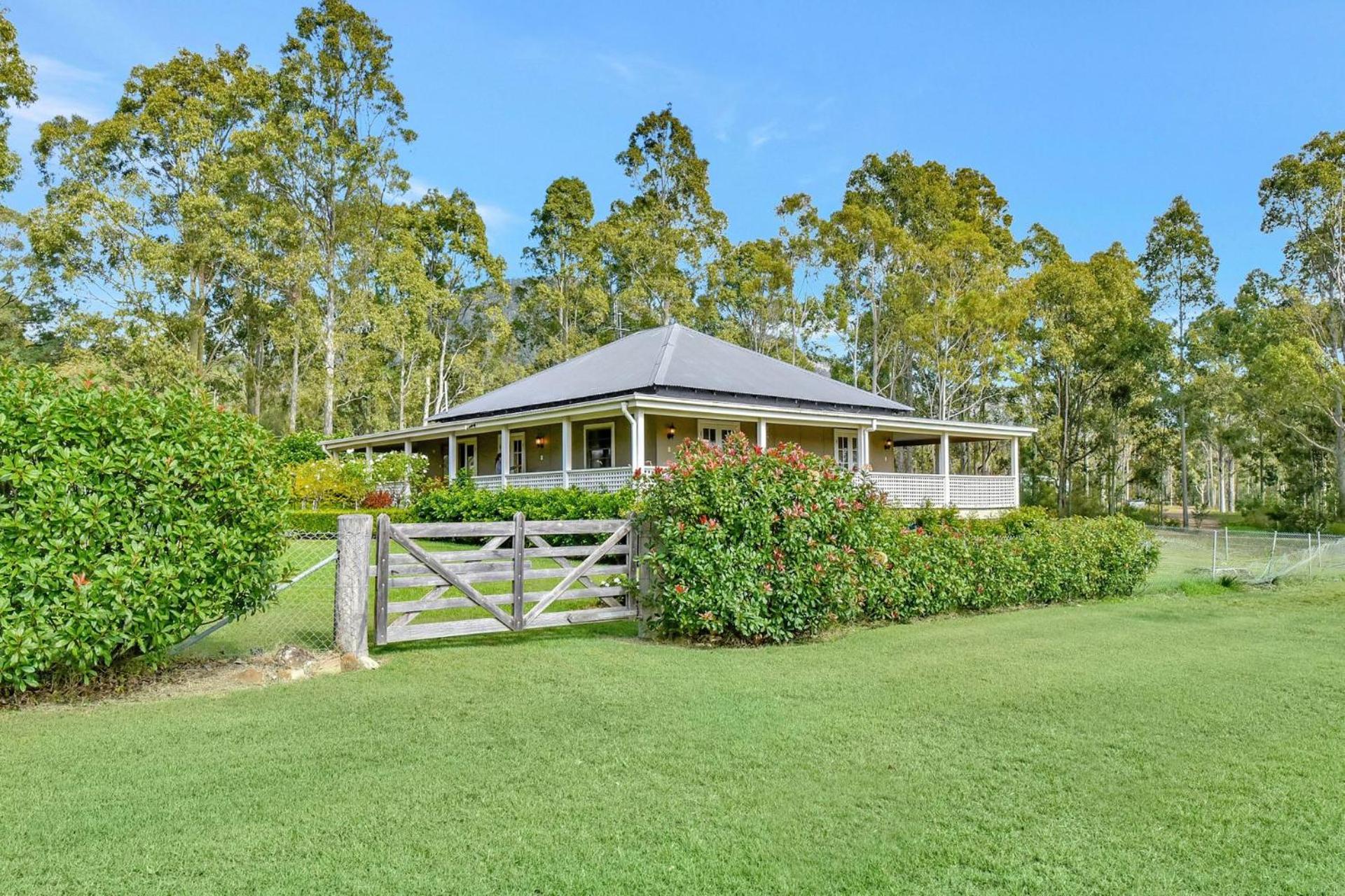 Brokenback Vineyard Cottage