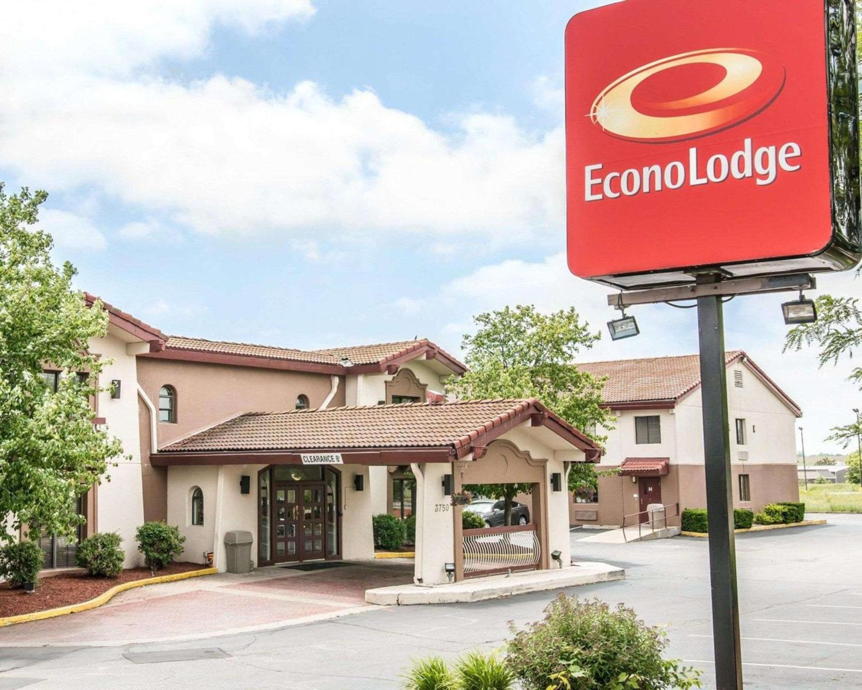 Econo Lodge Kalamazoo near Wings Stadium