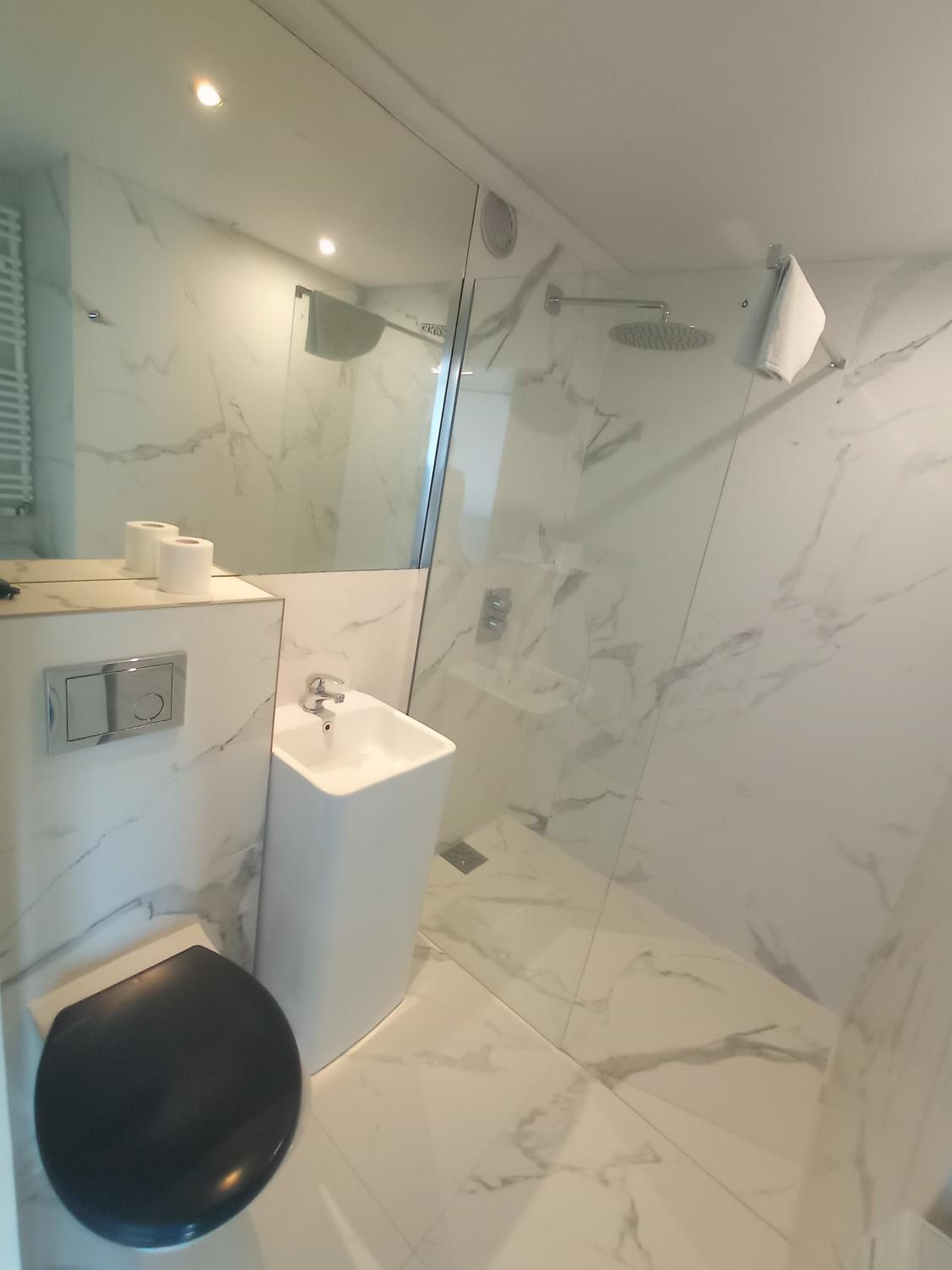 TopOne Apartments