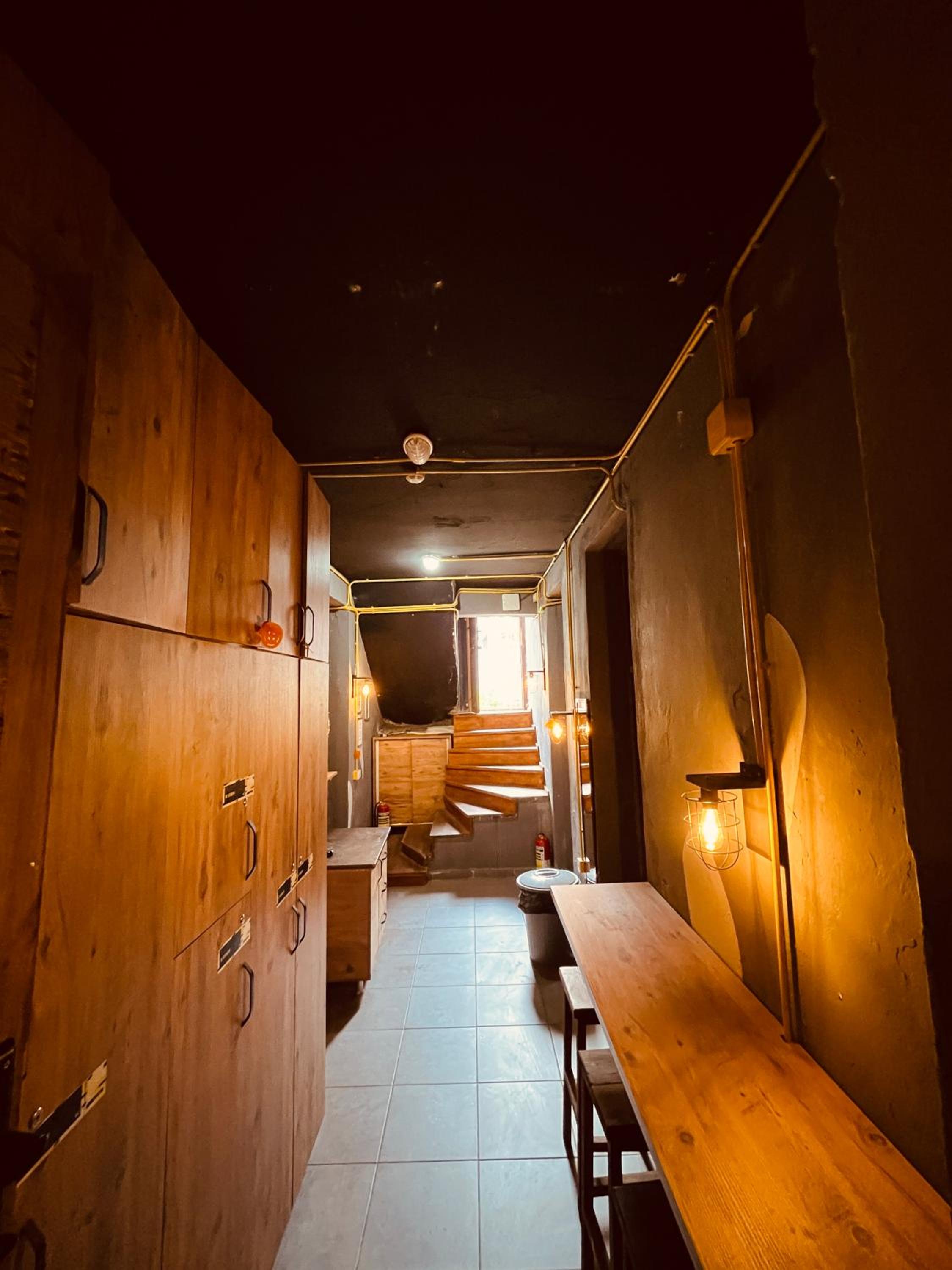 Berlin Hostel & Street