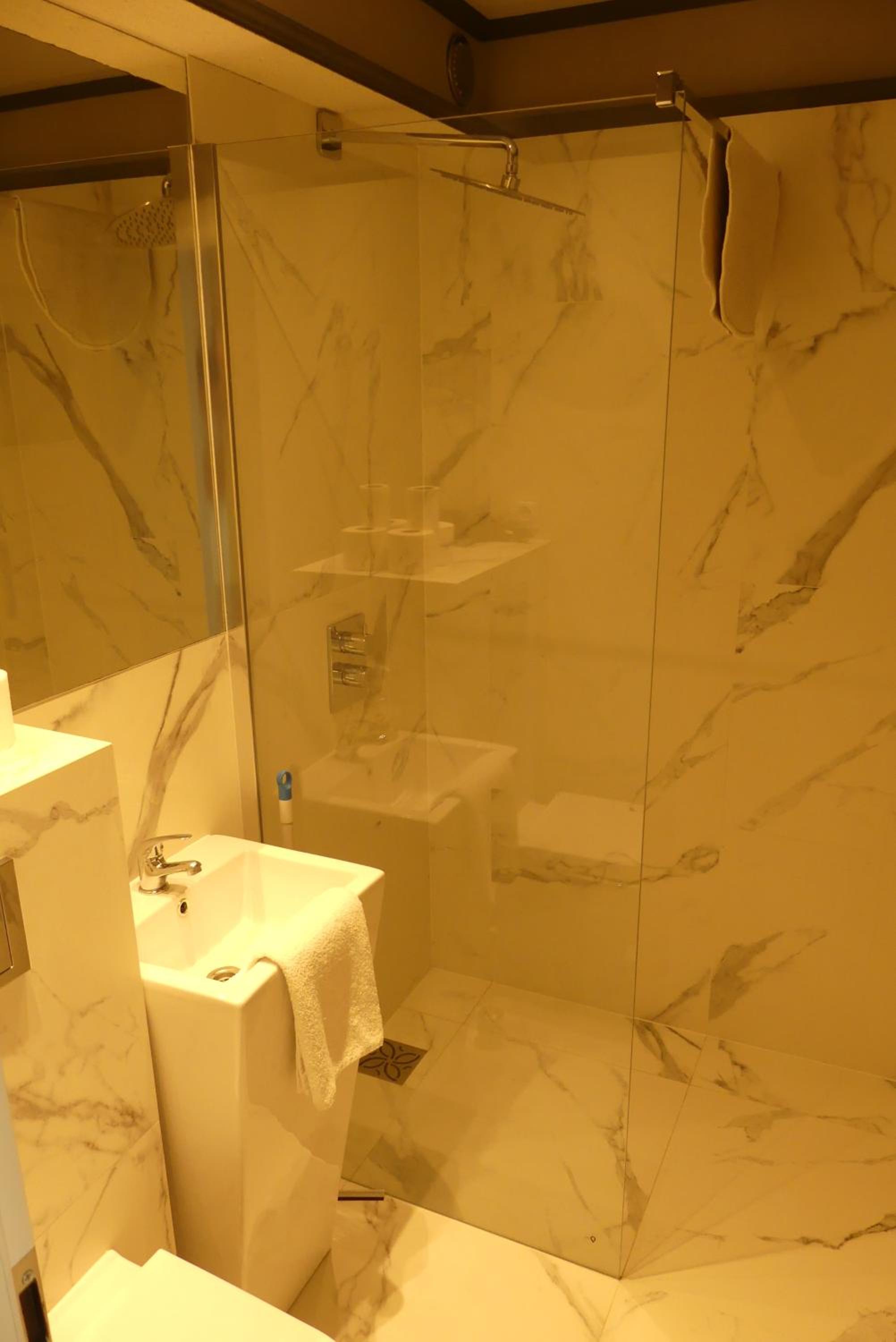TopOne Apartments