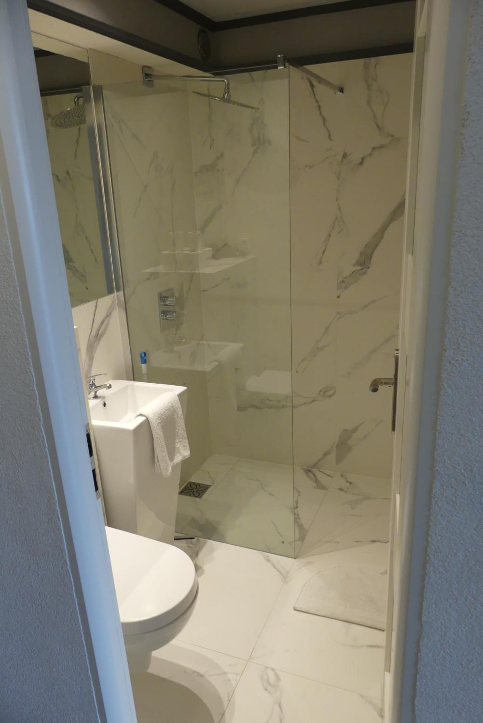 TopOne Apartments