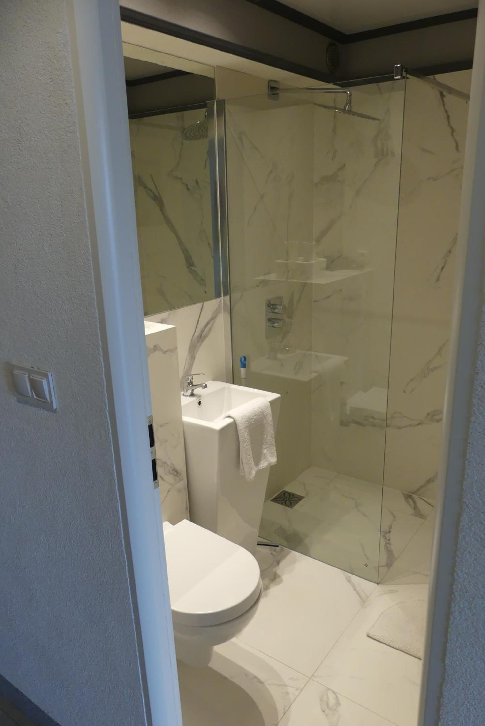 TopOne Apartments