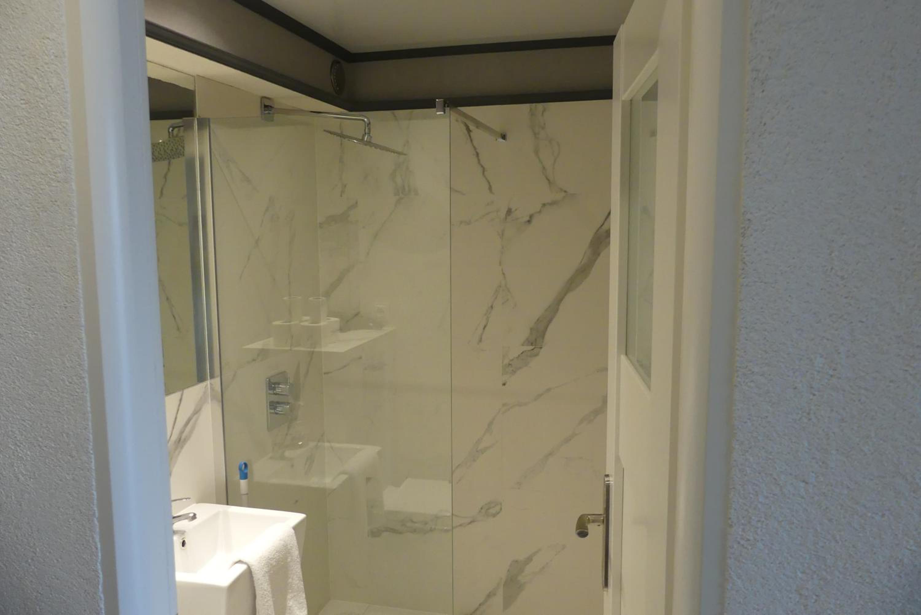 TopOne Apartments