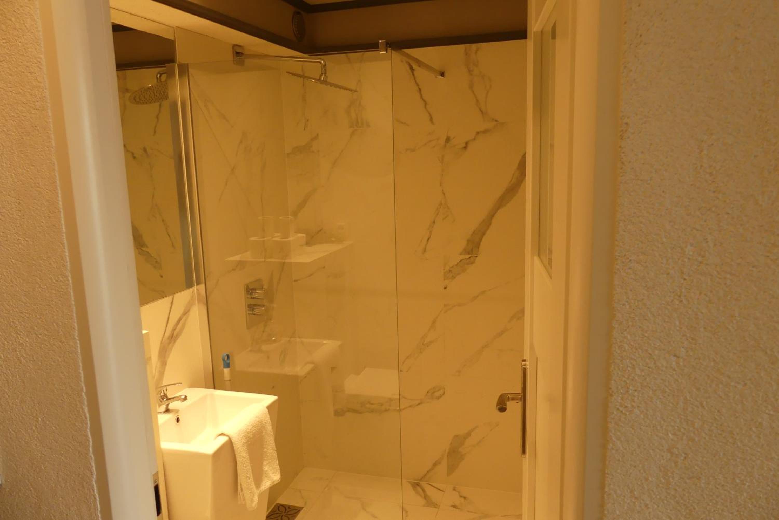 TopOne Apartments
