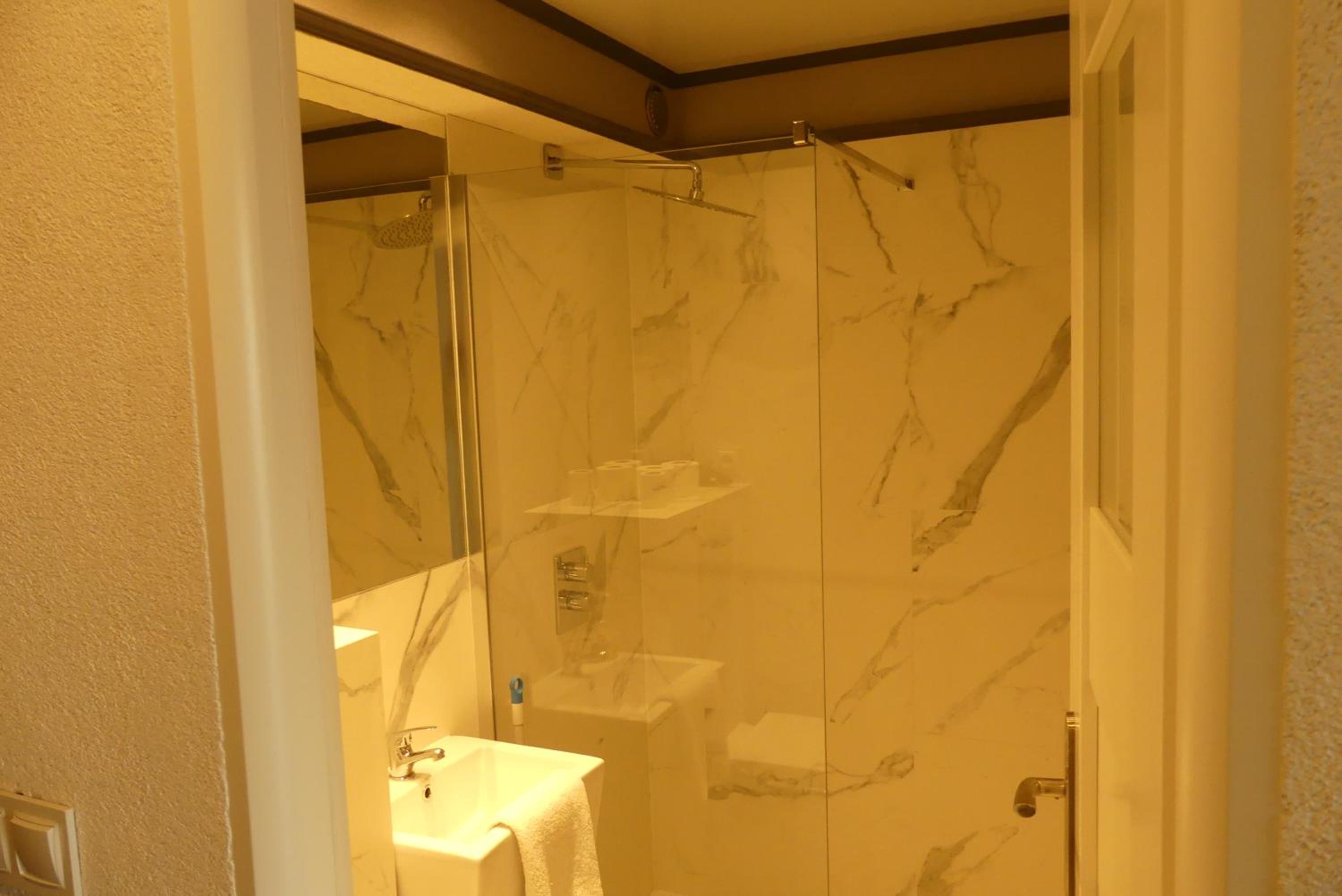 TopOne Apartments