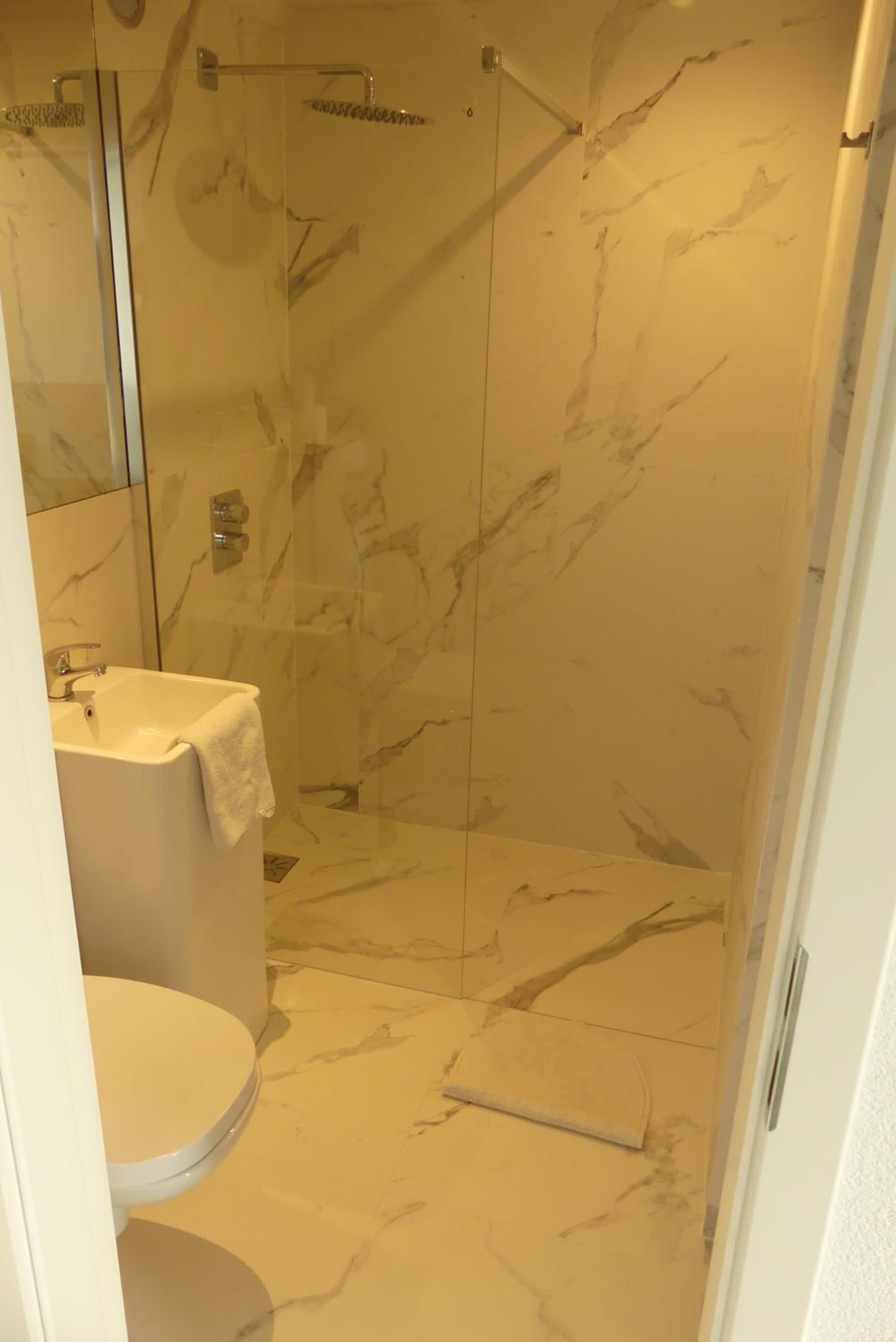 TopOne Apartments