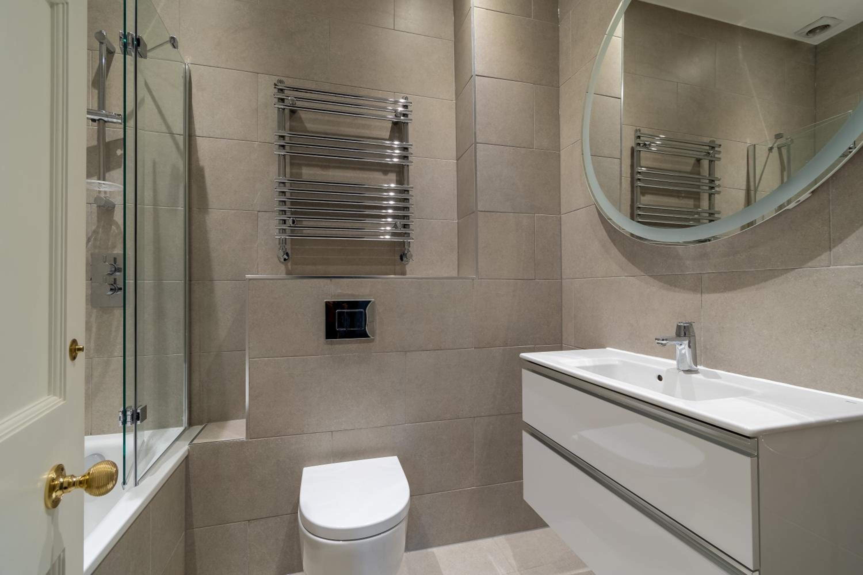 Russell House Suites