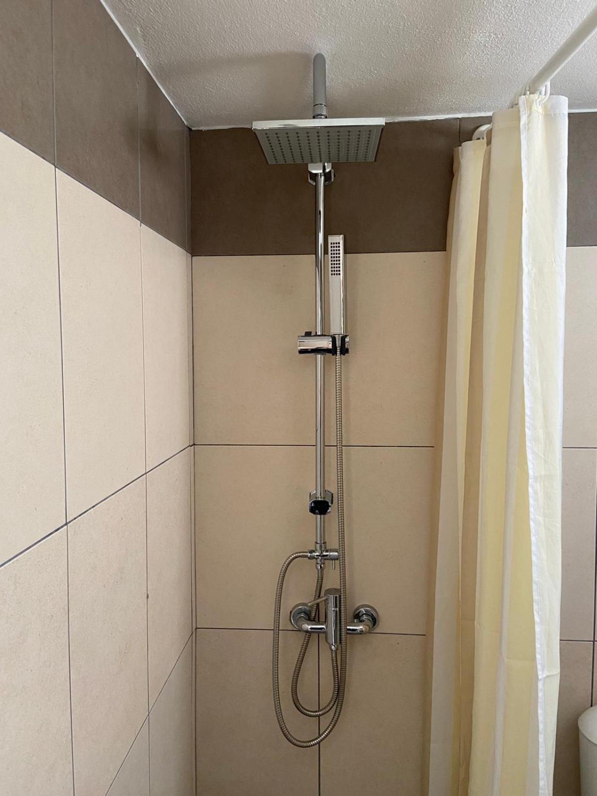 Acrogiali Home
