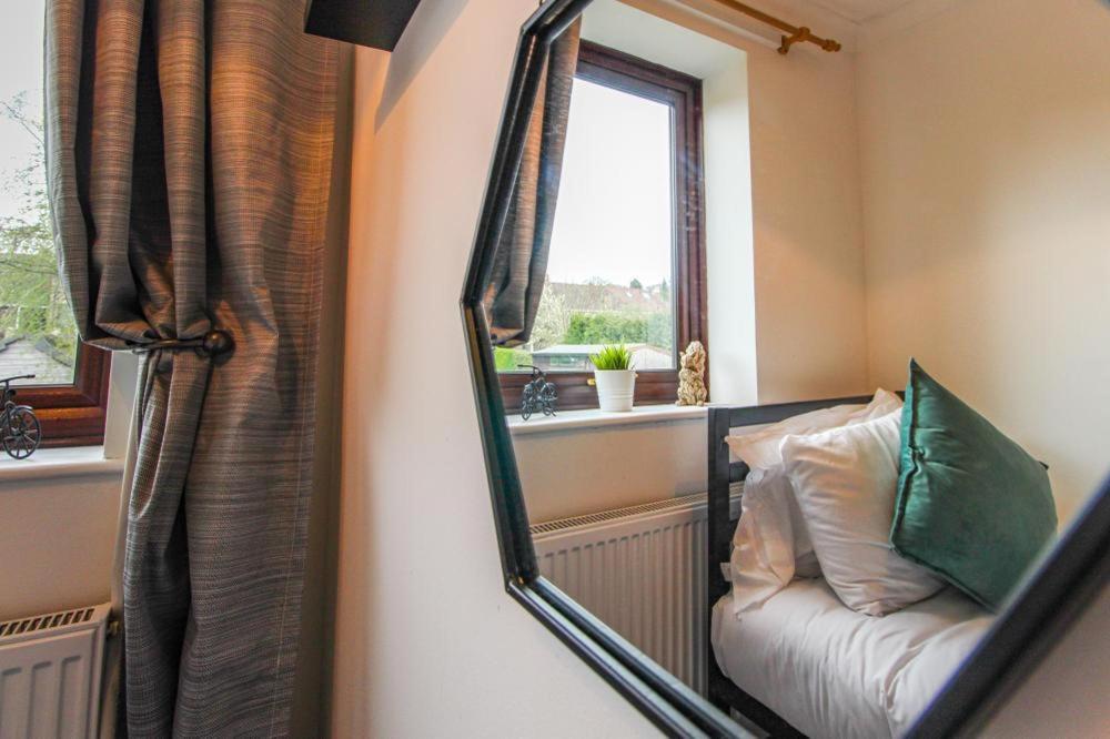 Comfortable 2 Bedroom House with Free Parking