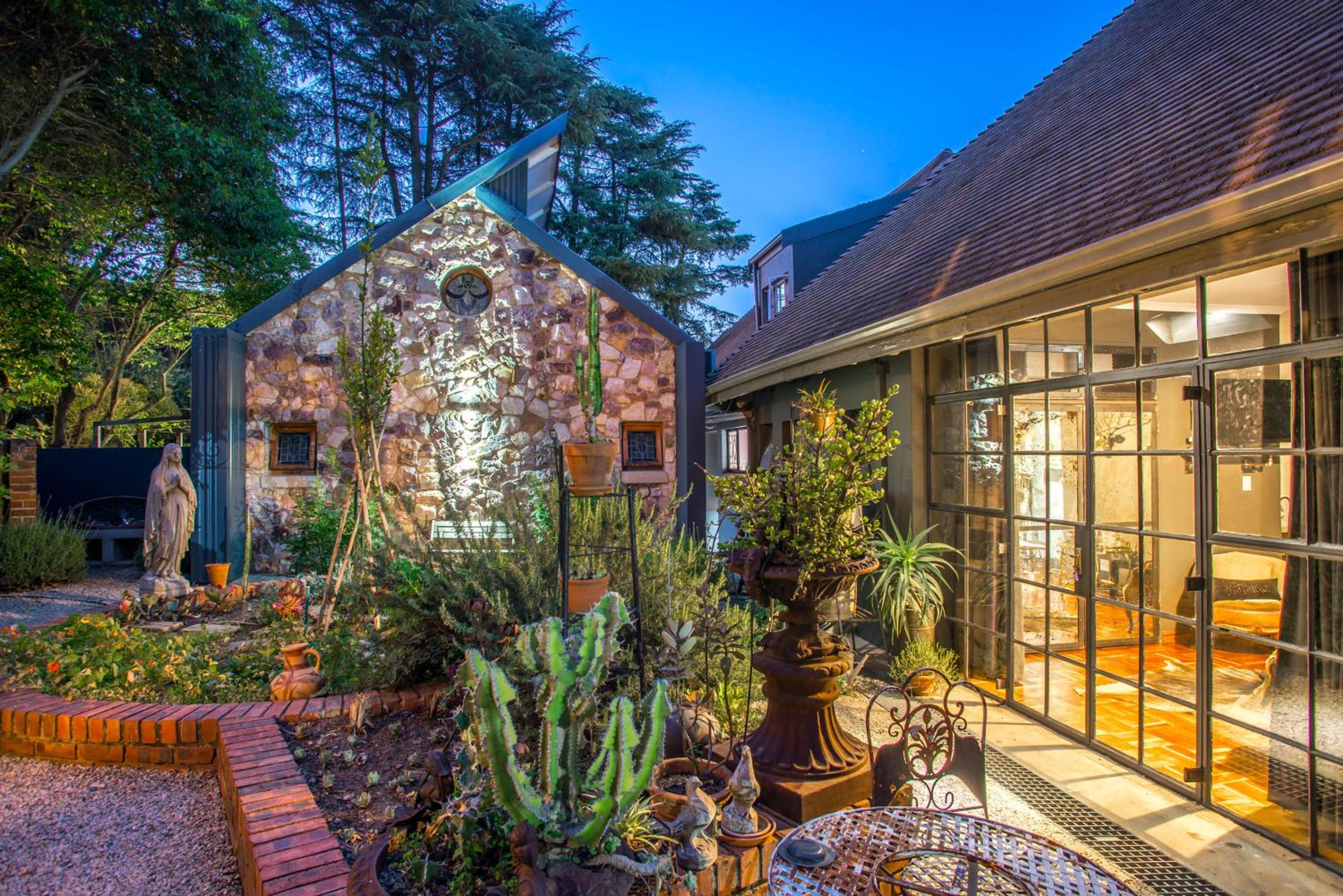 Festina Lente Guesthouse