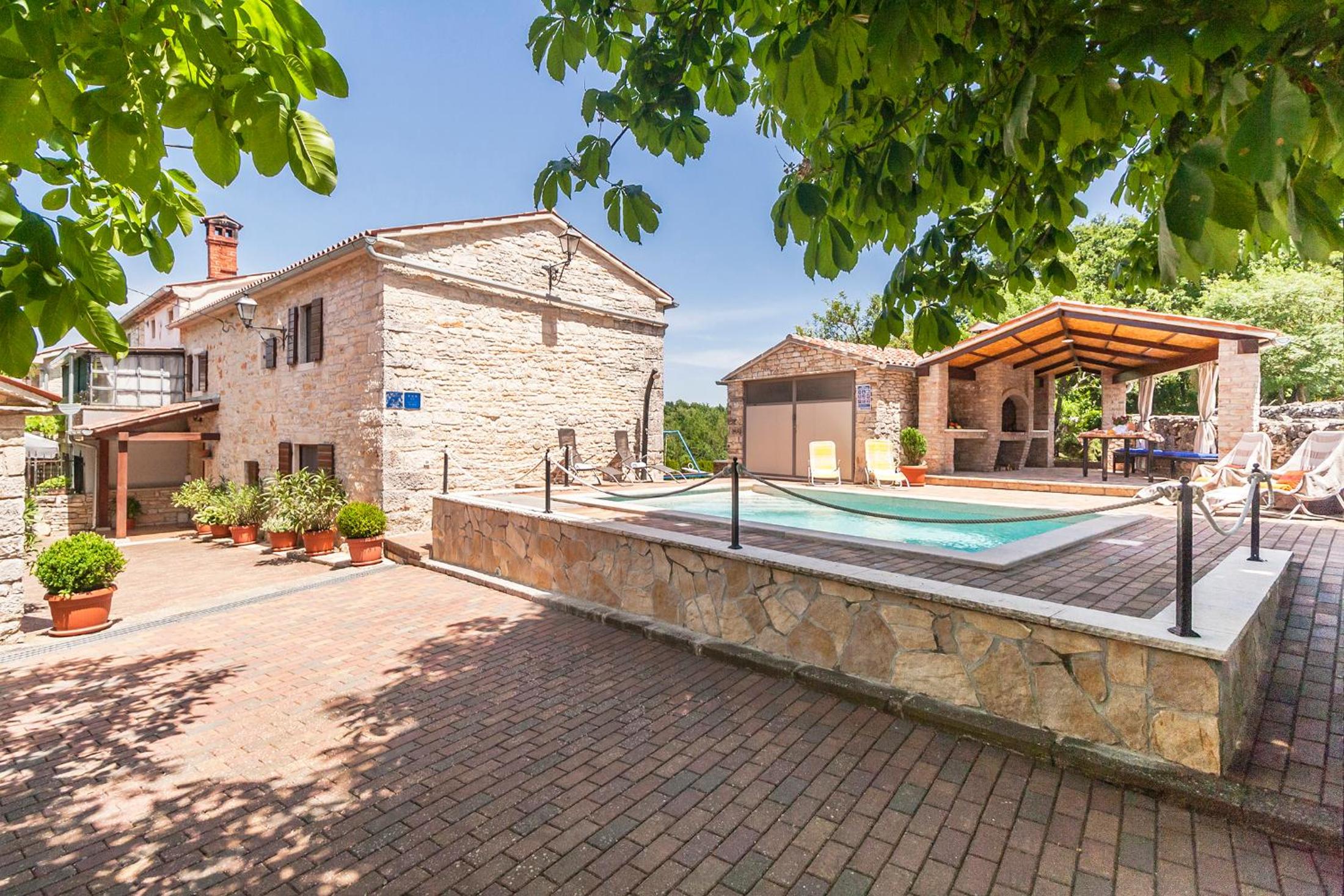 Authentic Istran House Peteh with Pool in heart of Istria view 4