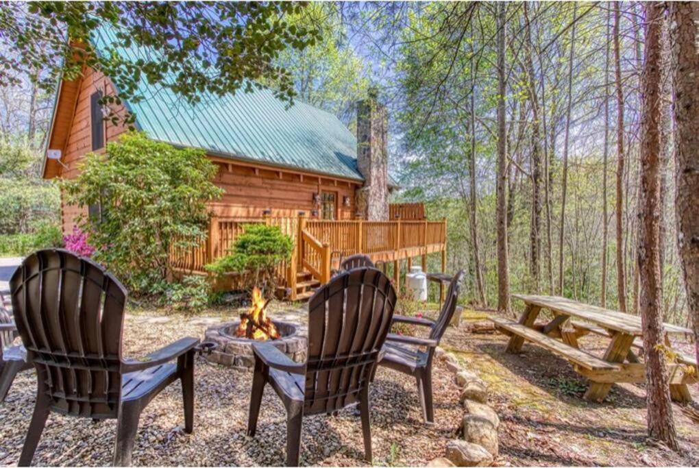Lazy Bear Cabin view 4