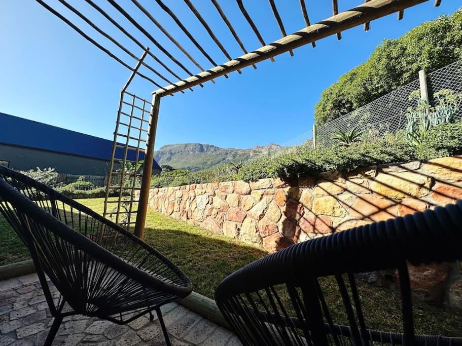 Stylish Garden Retreat view 5