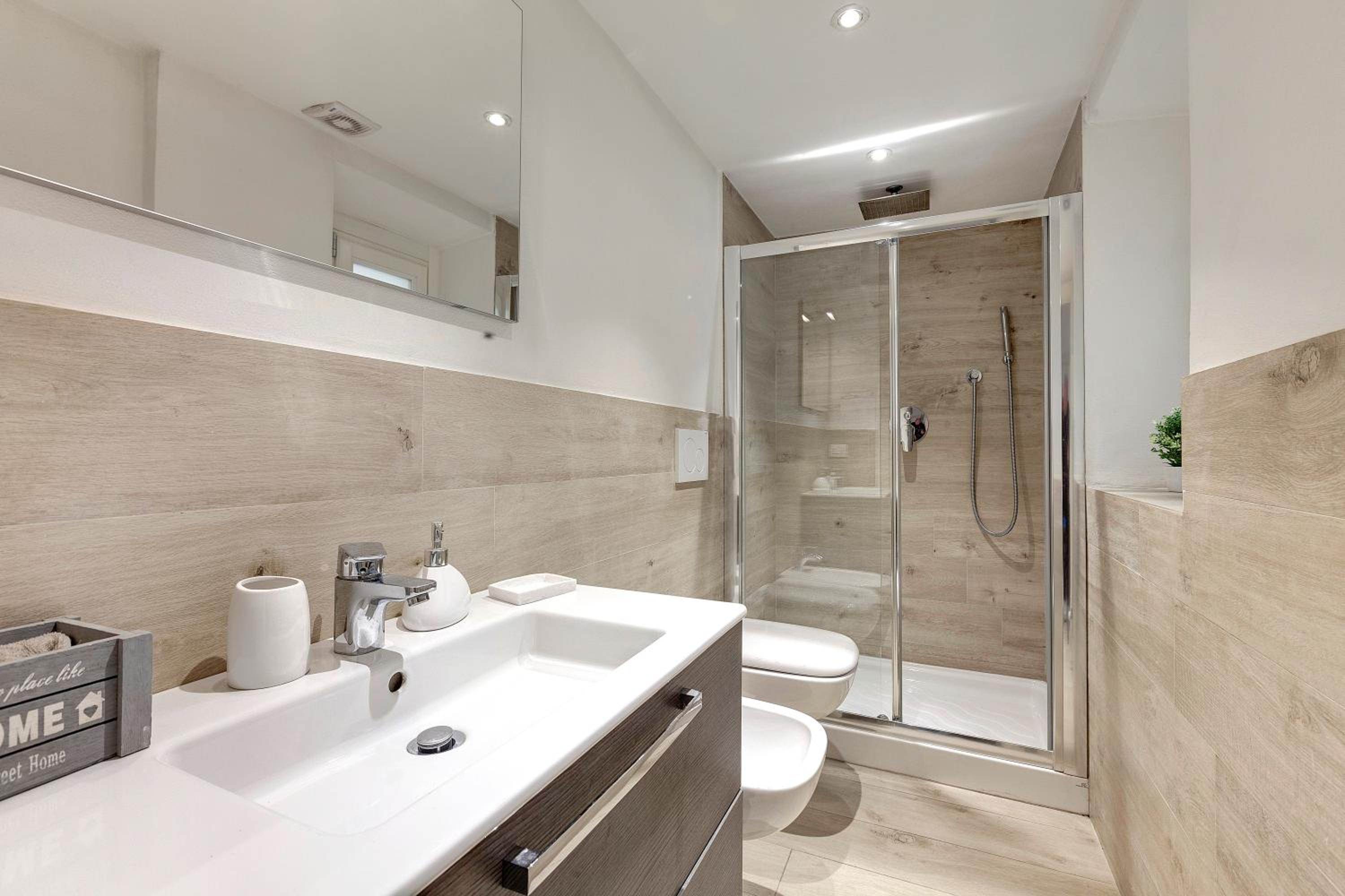 Baldovini Apartment by Mamo Florence