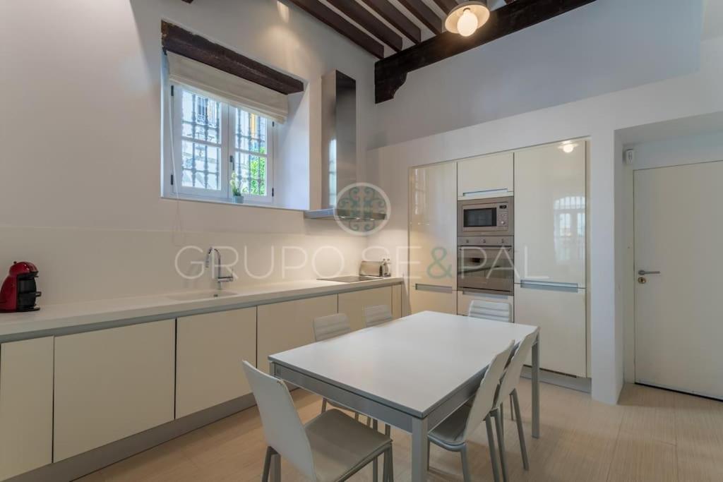 AD10 Amazing House near Cathedral by Antonia Diaz street view 3