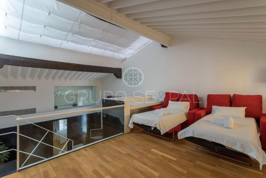 AD10 Amazing House near Cathedral by Antonia Diaz street view 5
