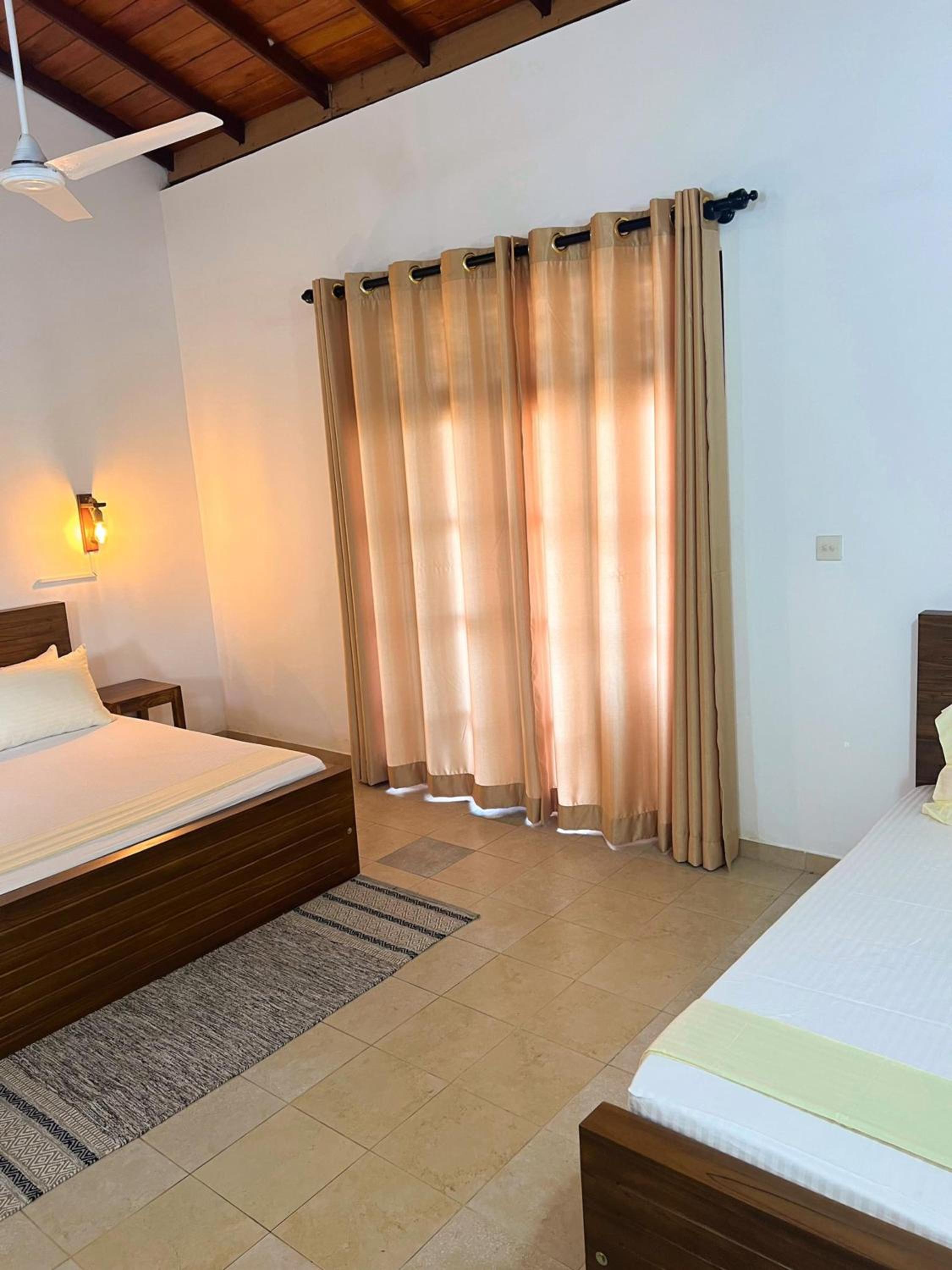 Hummus Hostel Hikkaduwa