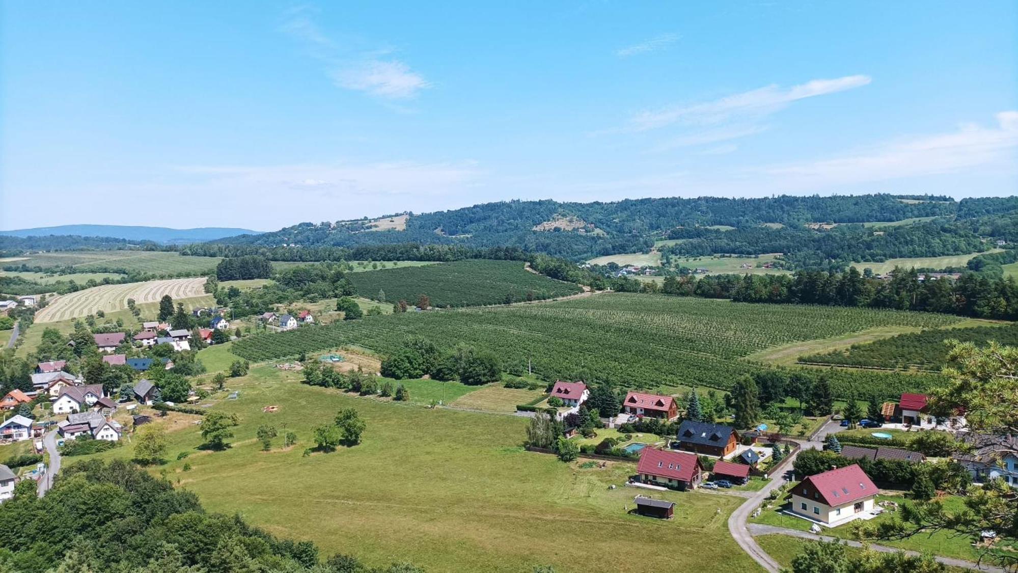 Červený Stylový Apartmán 3 km od Malé Skály
