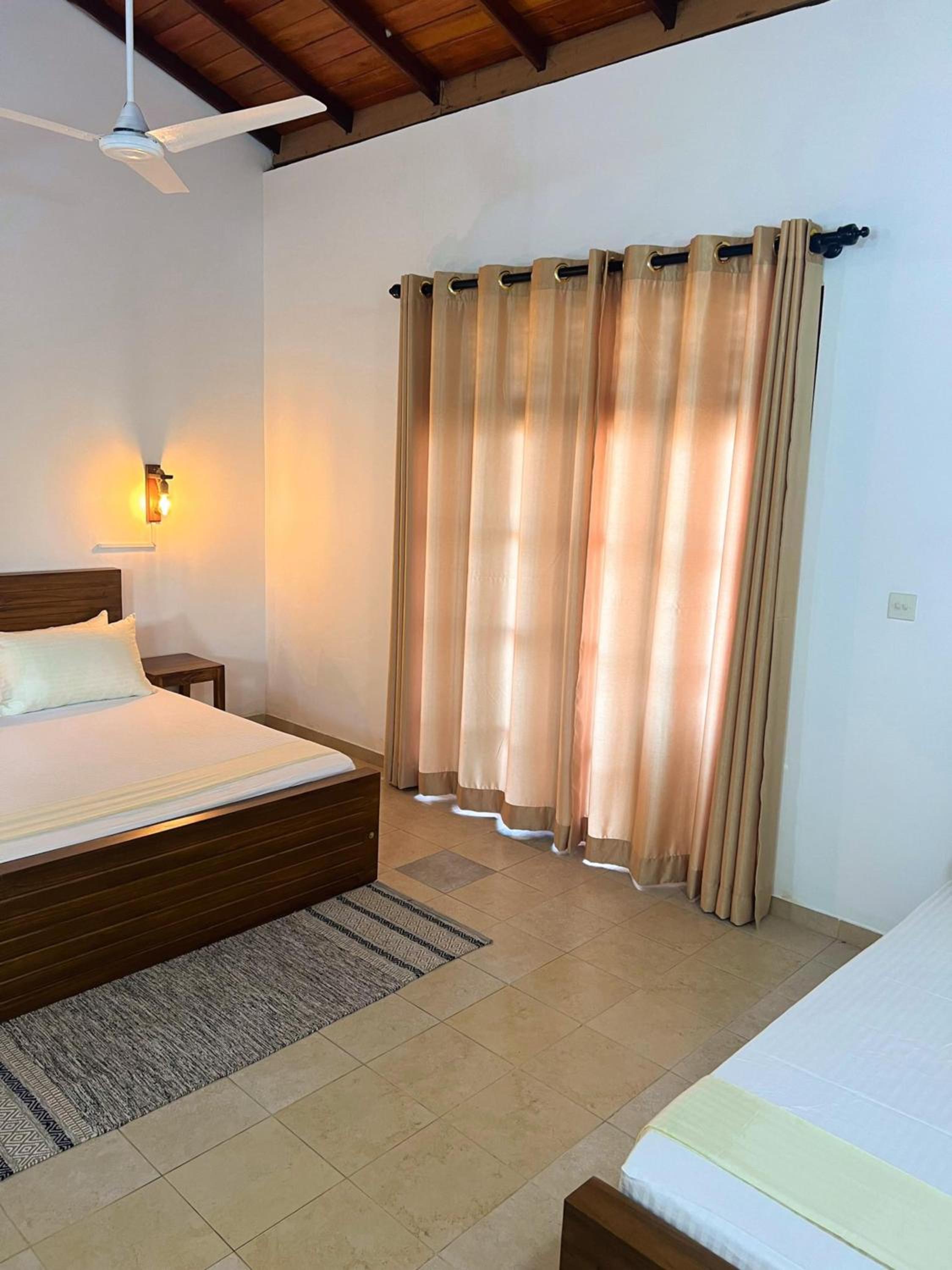 Hummus Hostel Hikkaduwa