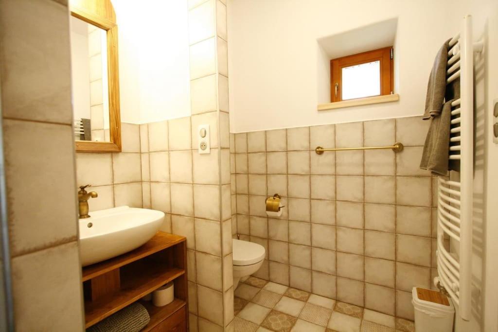Červený Stylový Apartmán 3 km od Malé Skály