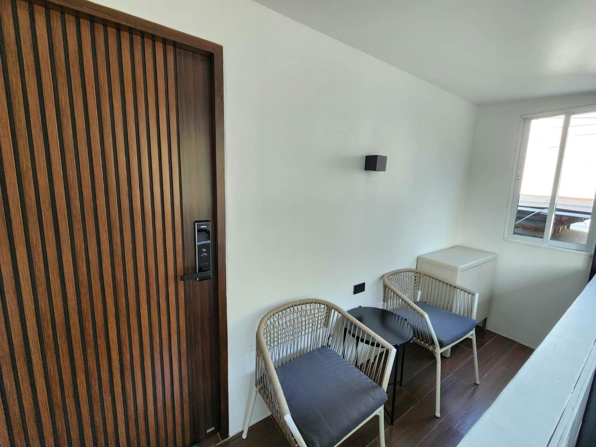 Lo-Ha Guest house, Contactless Check-in