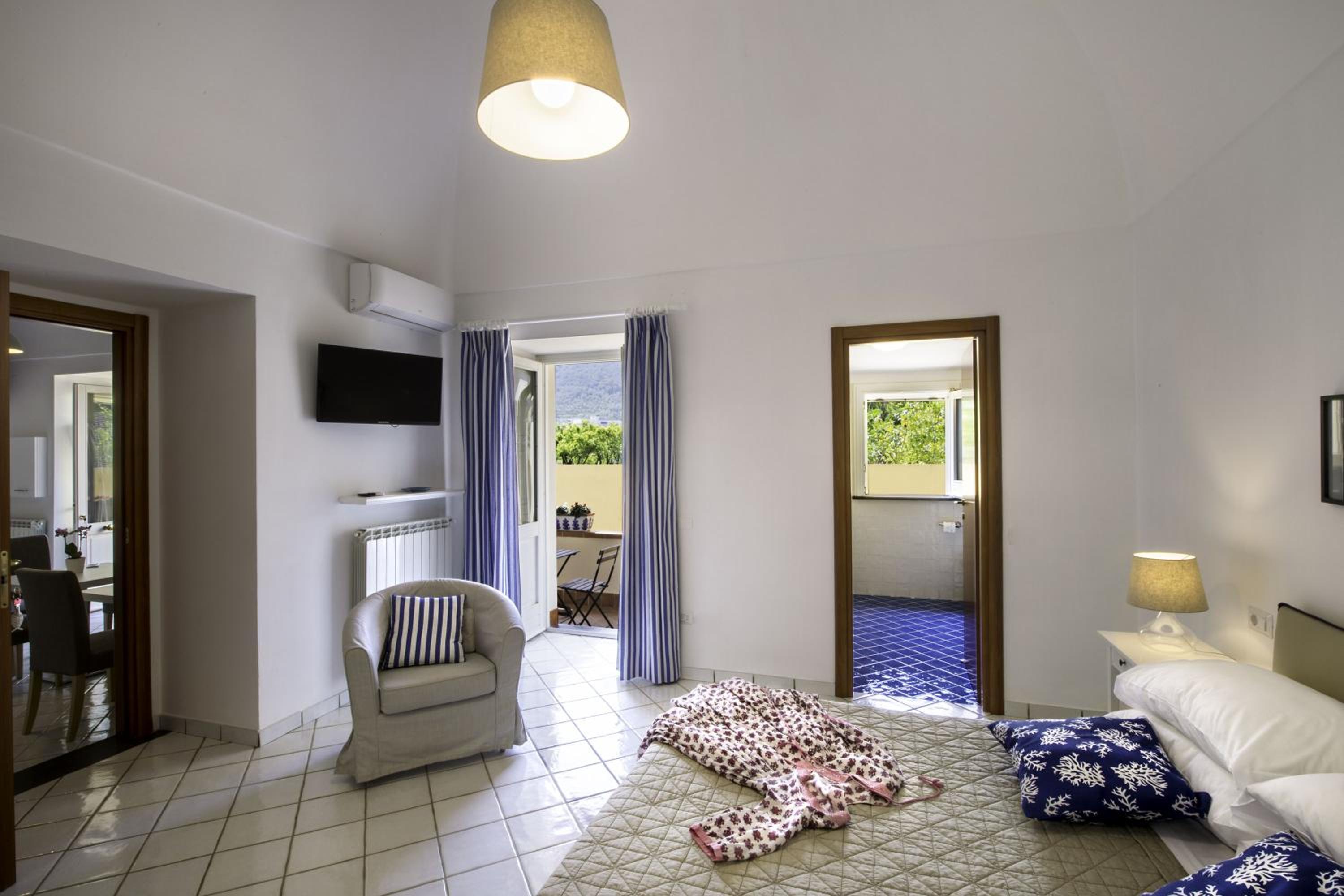 Casa Assunta B&B en Vico Equense — hotel room
