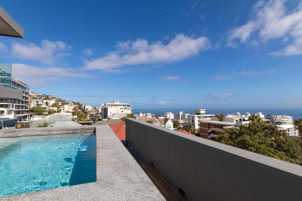 Cosy 1 Bed in Sea Point The Ivory view 4