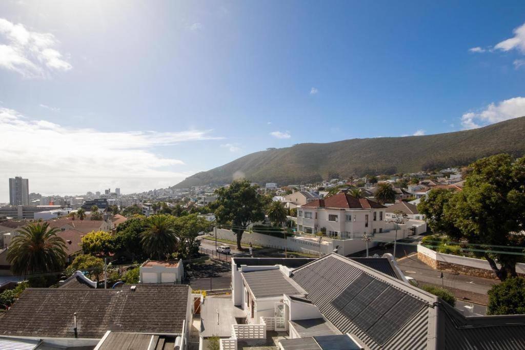 Cosy 1 Bed in Sea Point The Ivory view 5