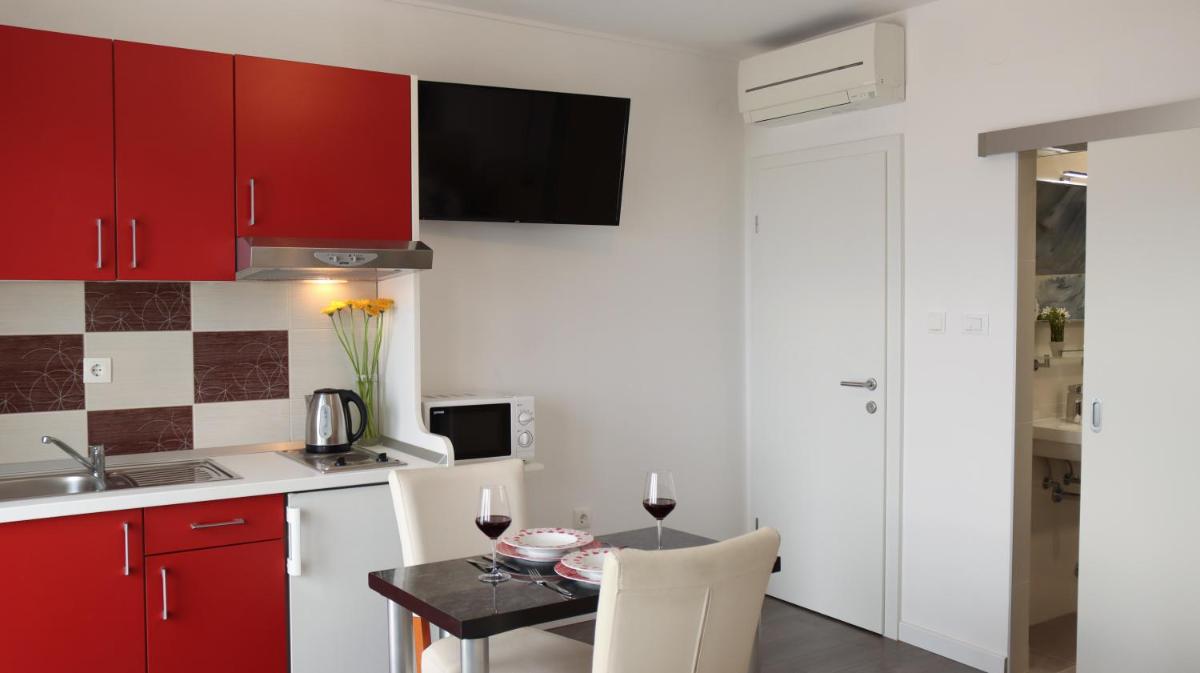 Apartments Emilija view 4