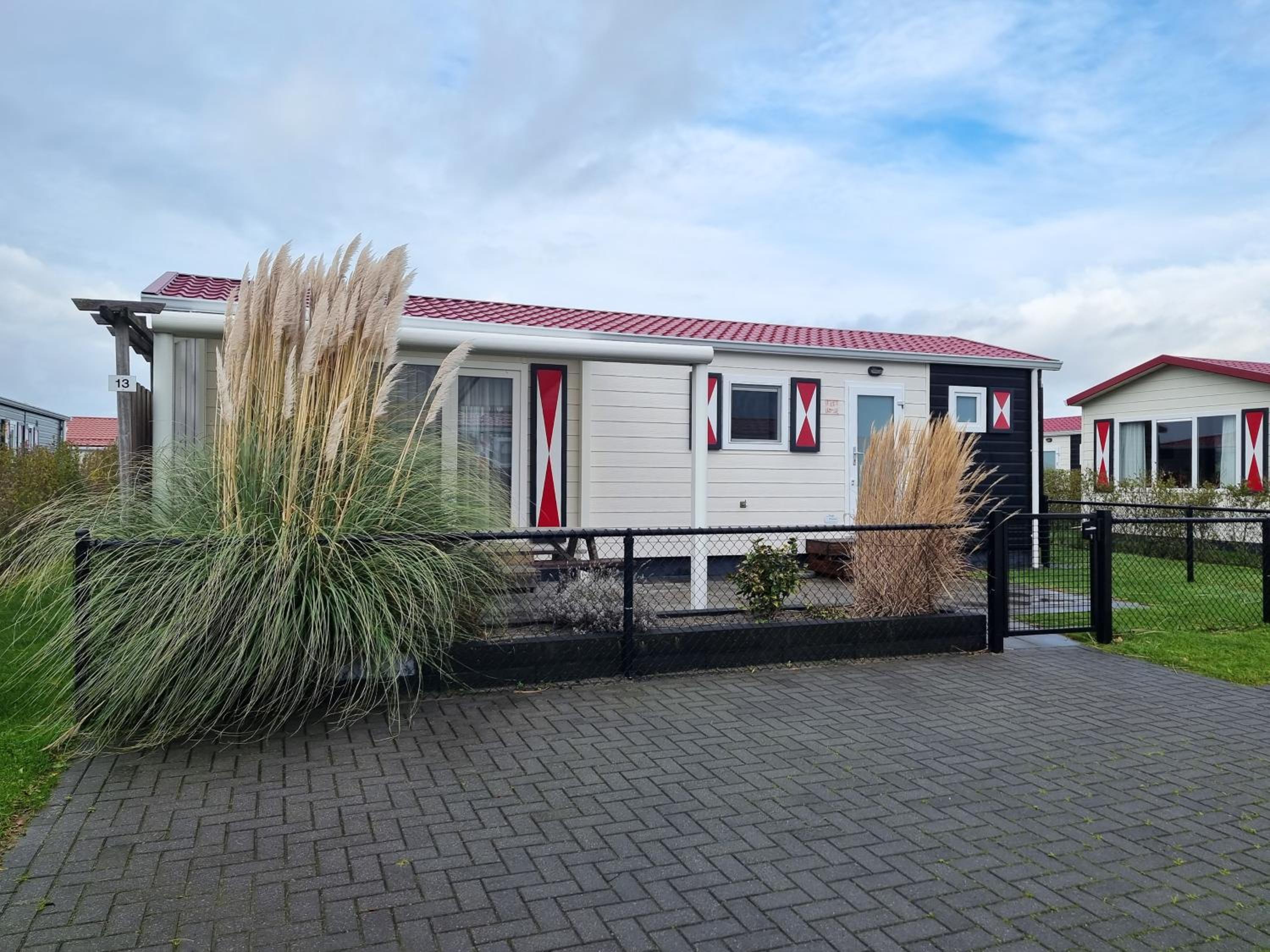 Chalet Serooskerke SE11 view 3
