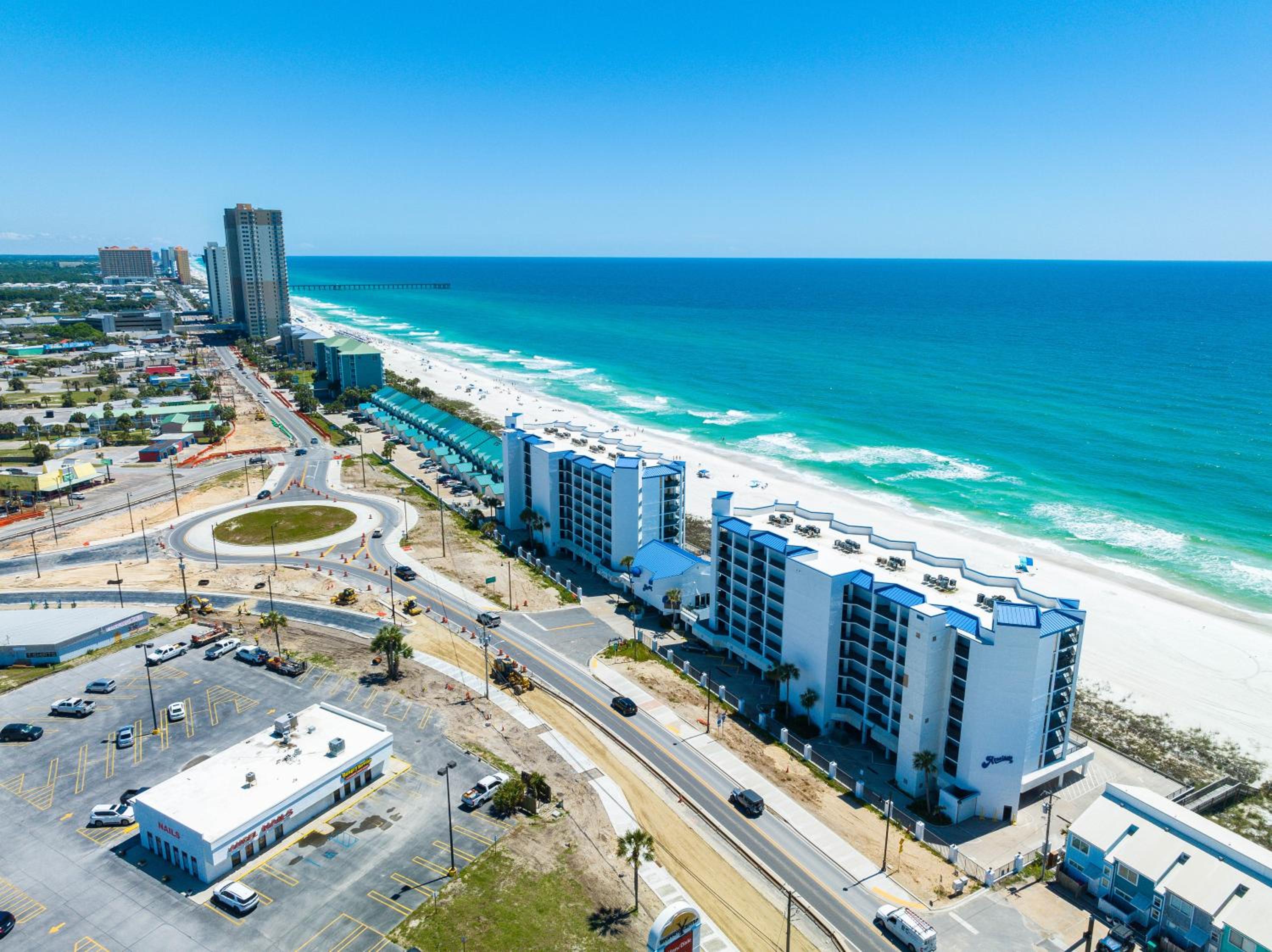 Hotel AquaVista Beach Resort by Sand Seeker Vacations - Image 1