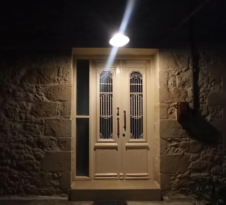 Cretan cottage of 1900 with beautiful olive yard