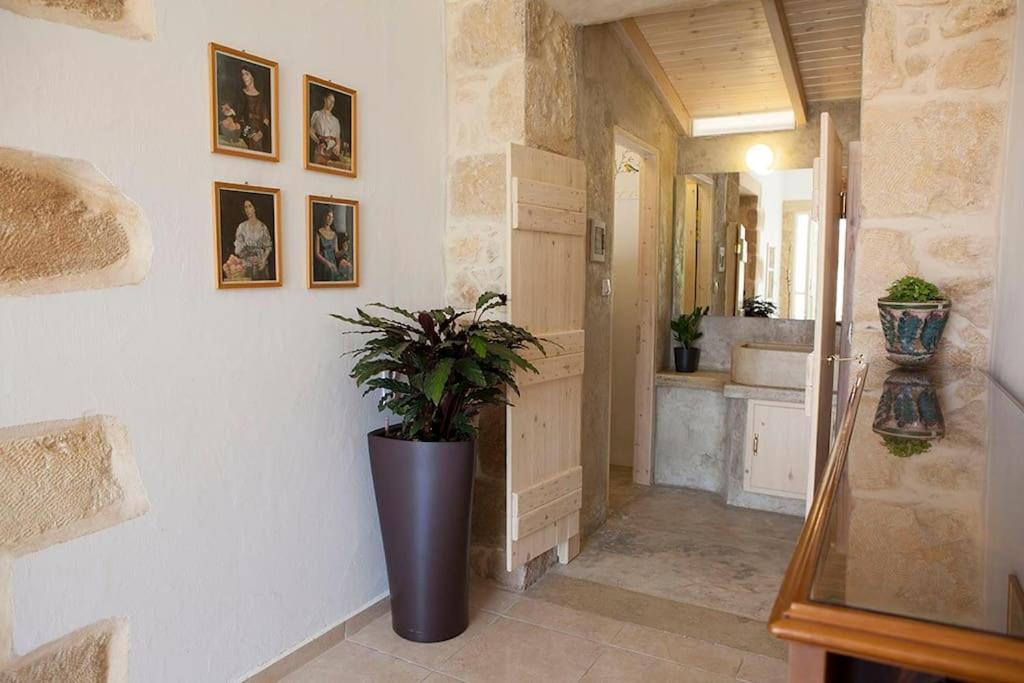 Cretan cottage of 1900 with beautiful olive yard