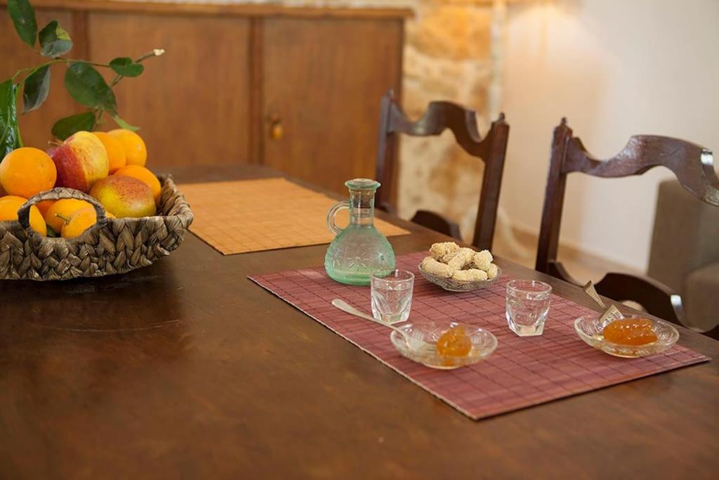 Cretan cottage of 1900 with beautiful olive yard