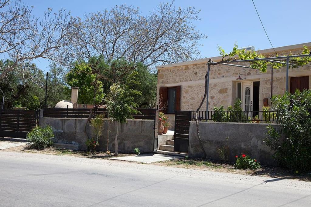 Cretan cottage of 1900 with beautiful olive yard