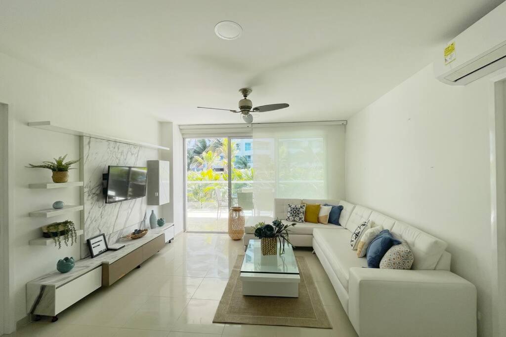 COMODO Apartamento en Cartagena Servicio Domestico Incluido