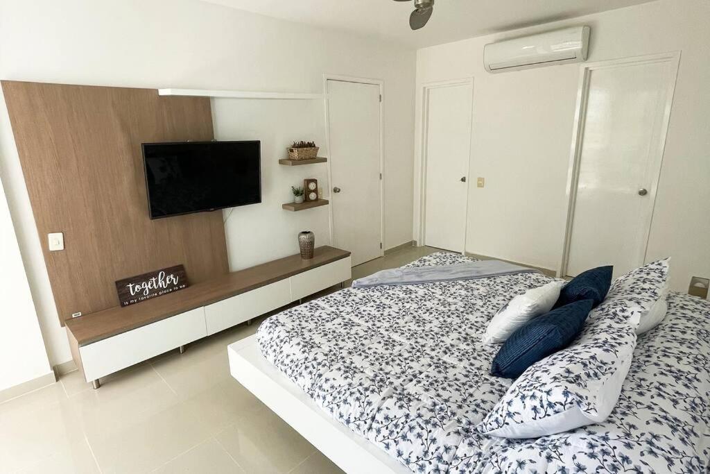 COMODO Apartamento en Cartagena Servicio Domestico Incluido