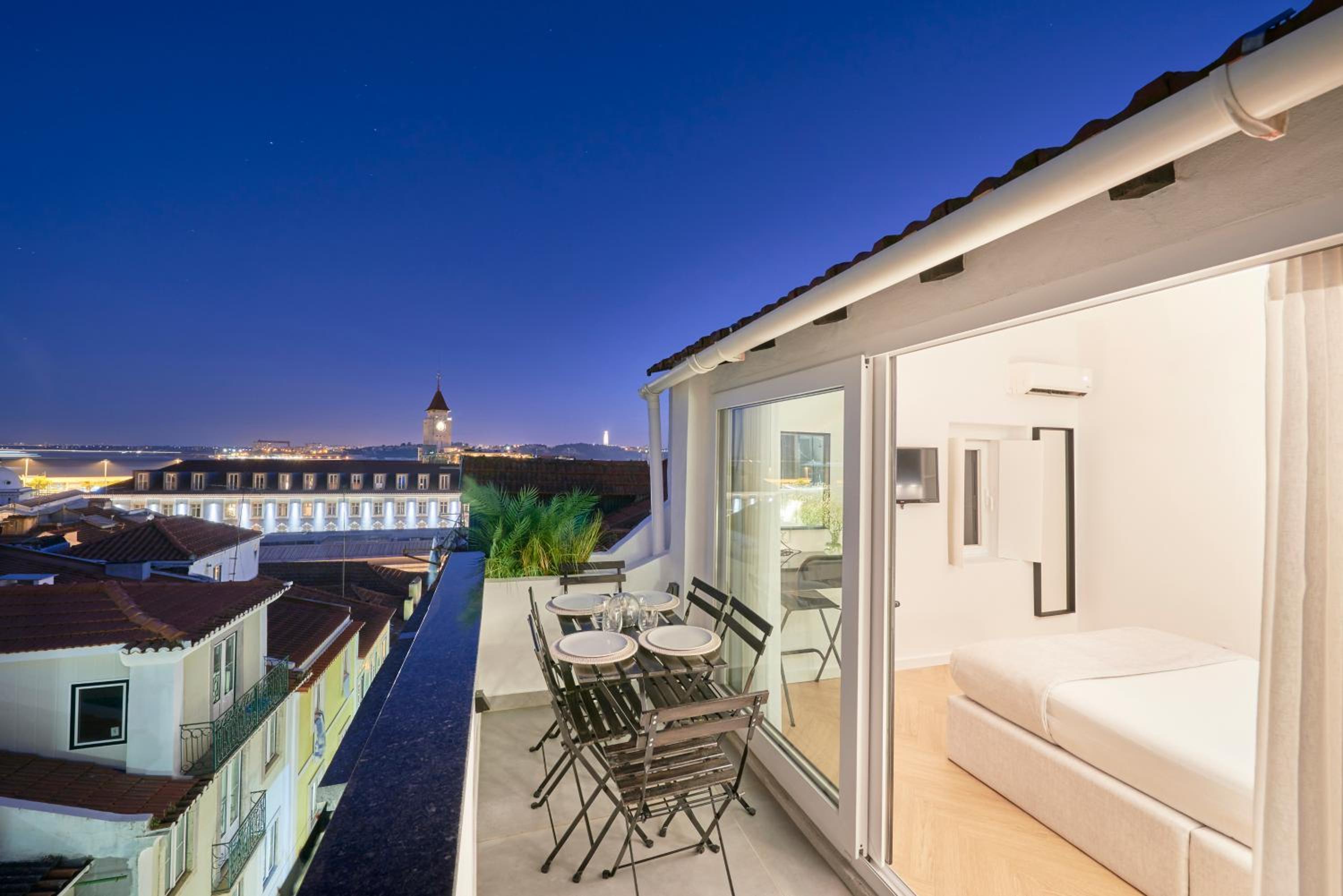 Lisbon Terrace&Shower River view. view 4