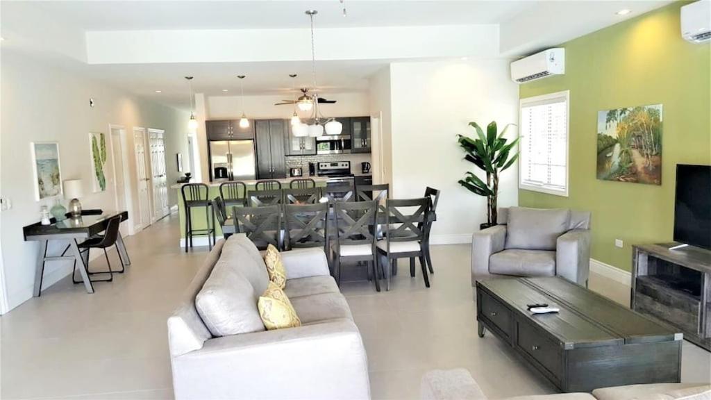 Private 4BR-5 Bath Luxury Villa with Pool in Gated Community near beaches view 4