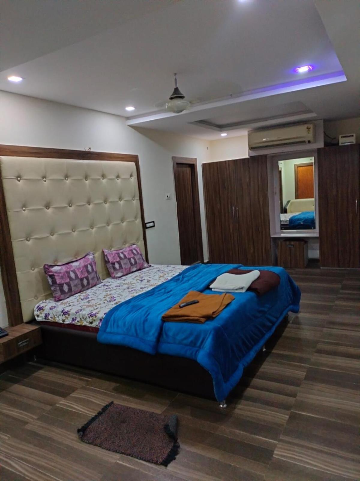 Mahathi Residency