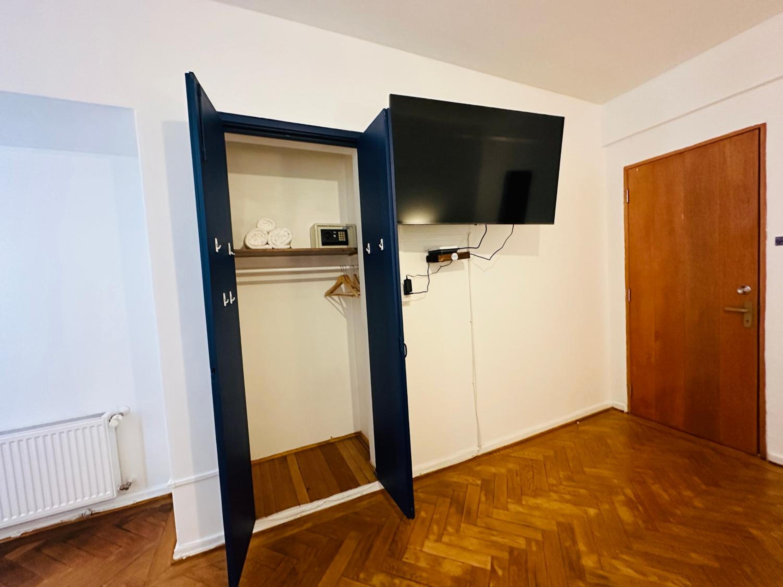 MAKTVB Europa - Hostal Boutique