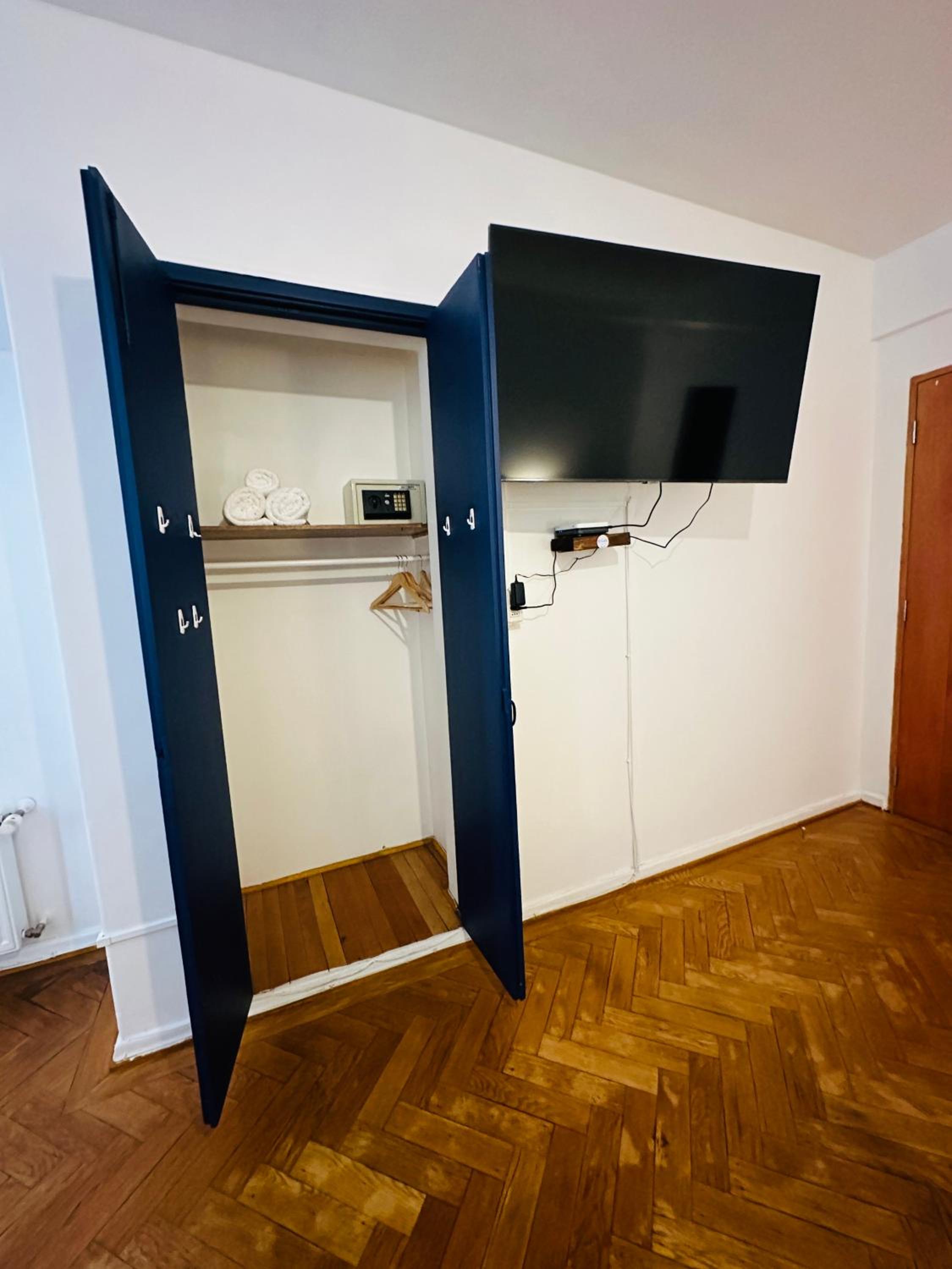 MAKTVB Europa - Hostal Boutique