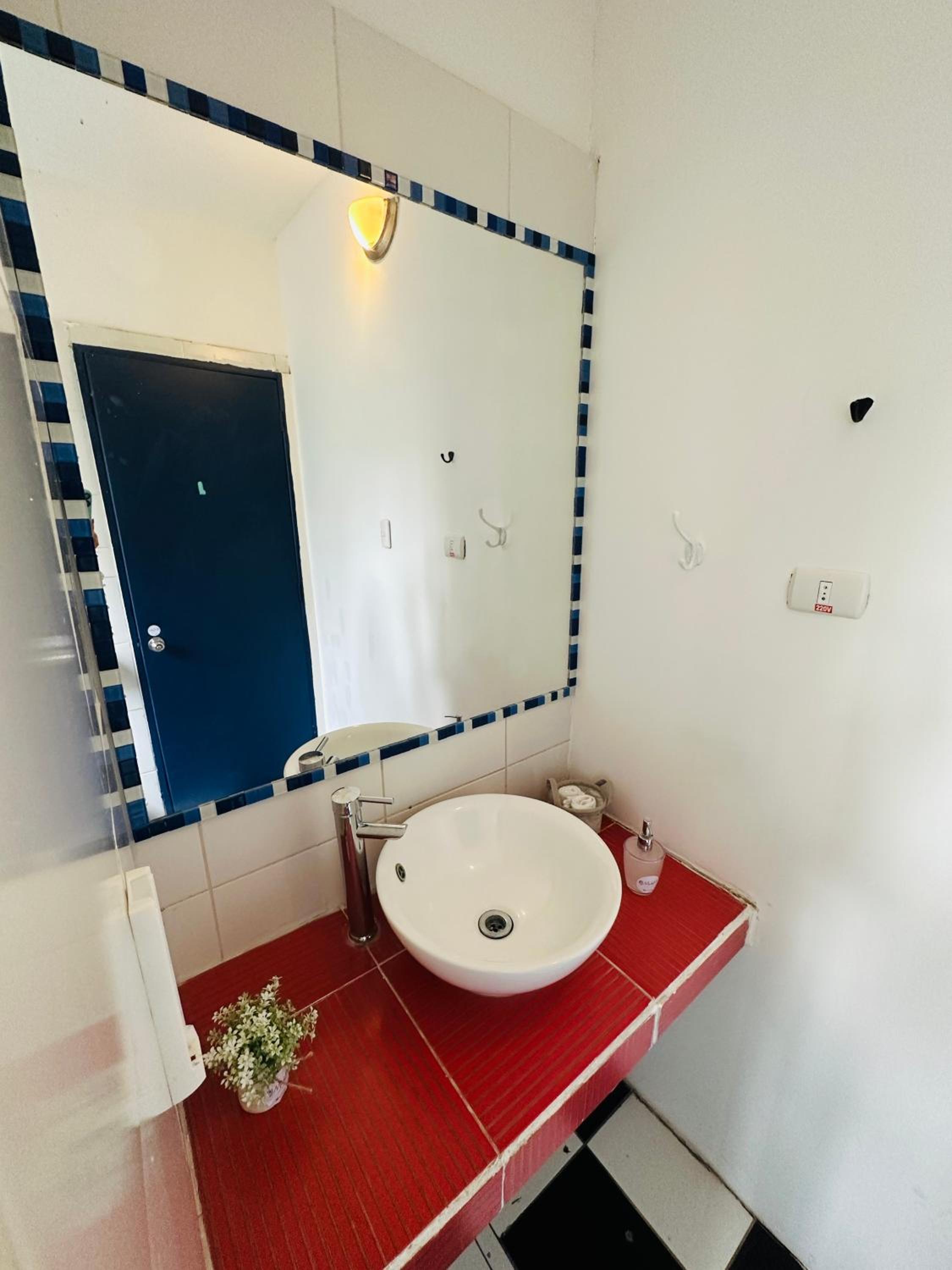 MAKTVB Europa - Hostal Boutique
