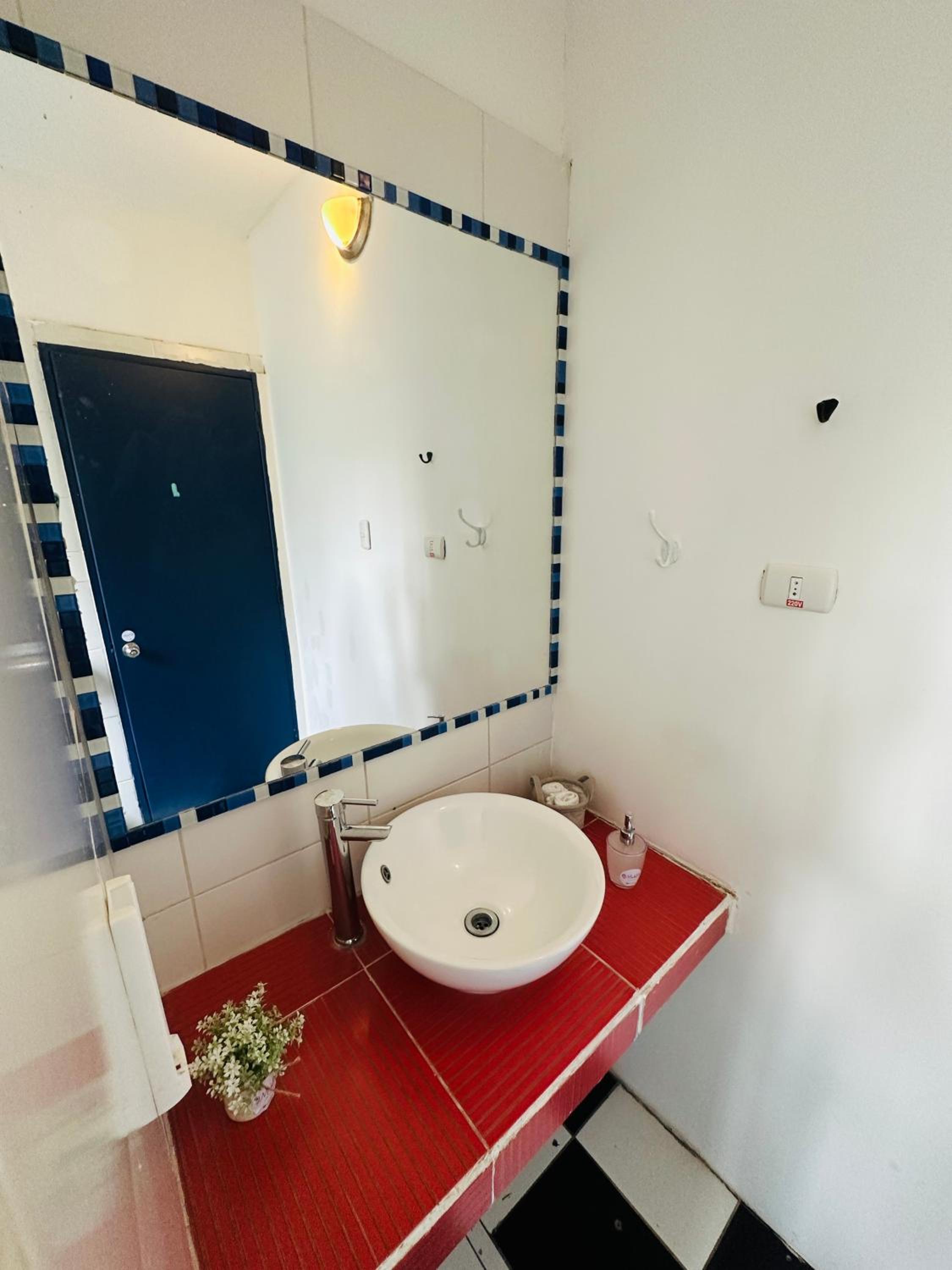 MAKTVB Europa - Hostal Boutique