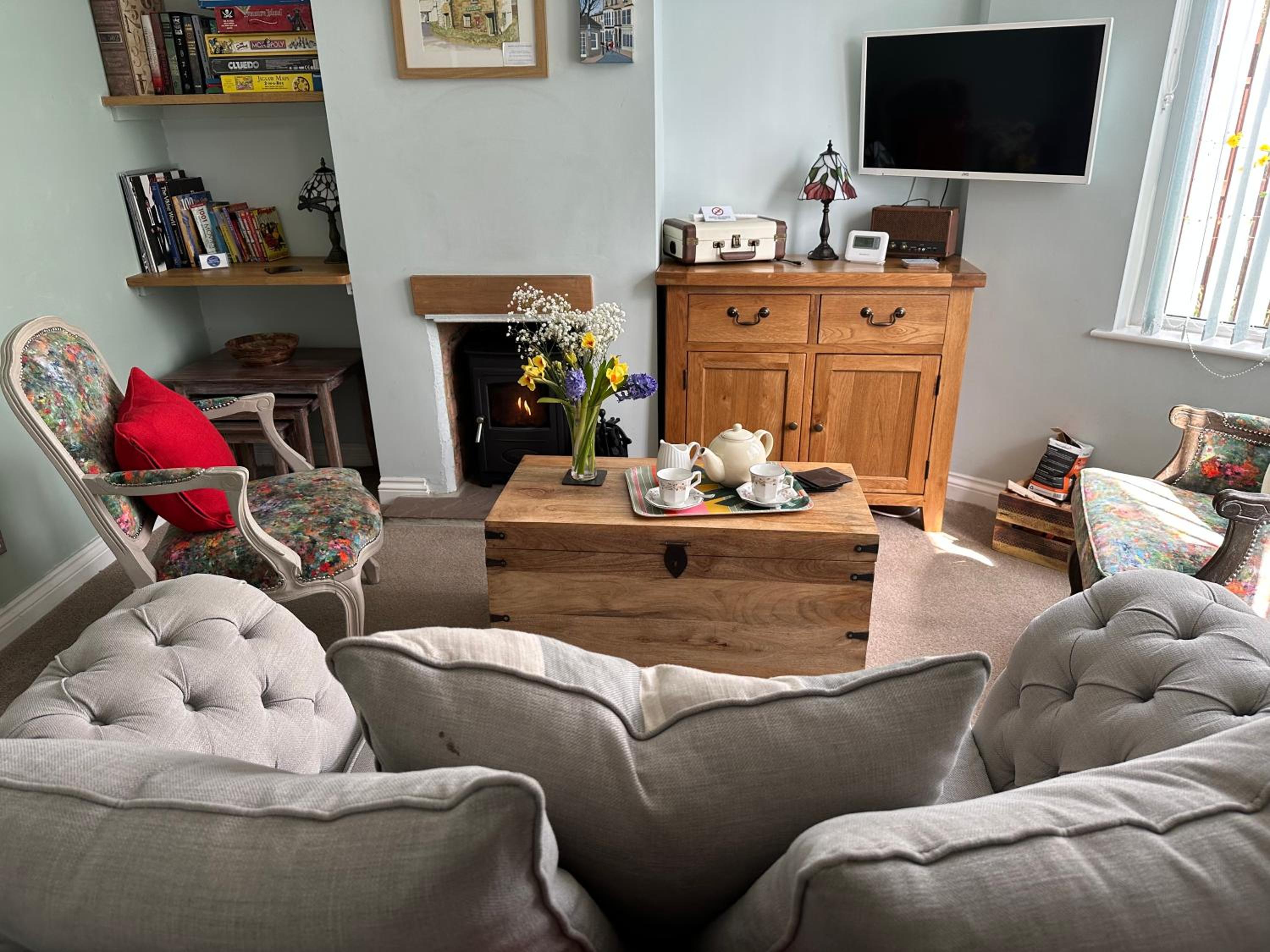 Artists Cottages Artists Loft near Hornbeam Park Free Parking